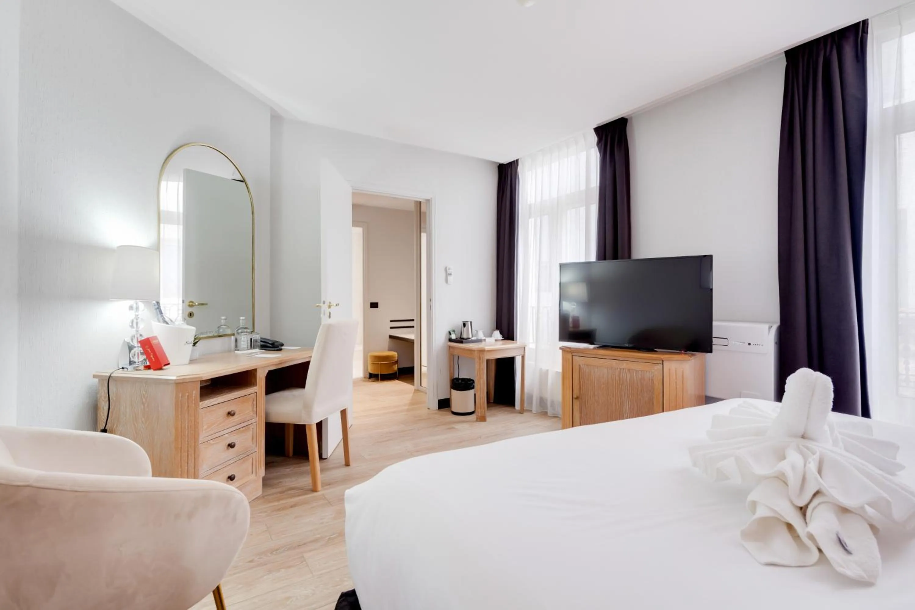 Bed in Best Western Plus Le Picardy