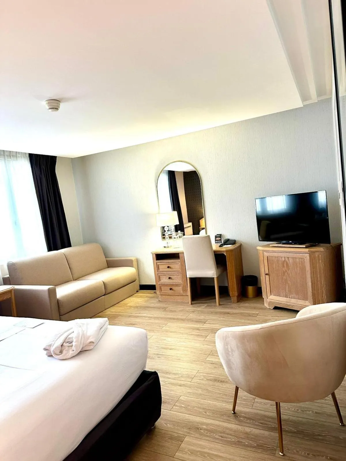 Bed in Best Western Plus Le Picardy