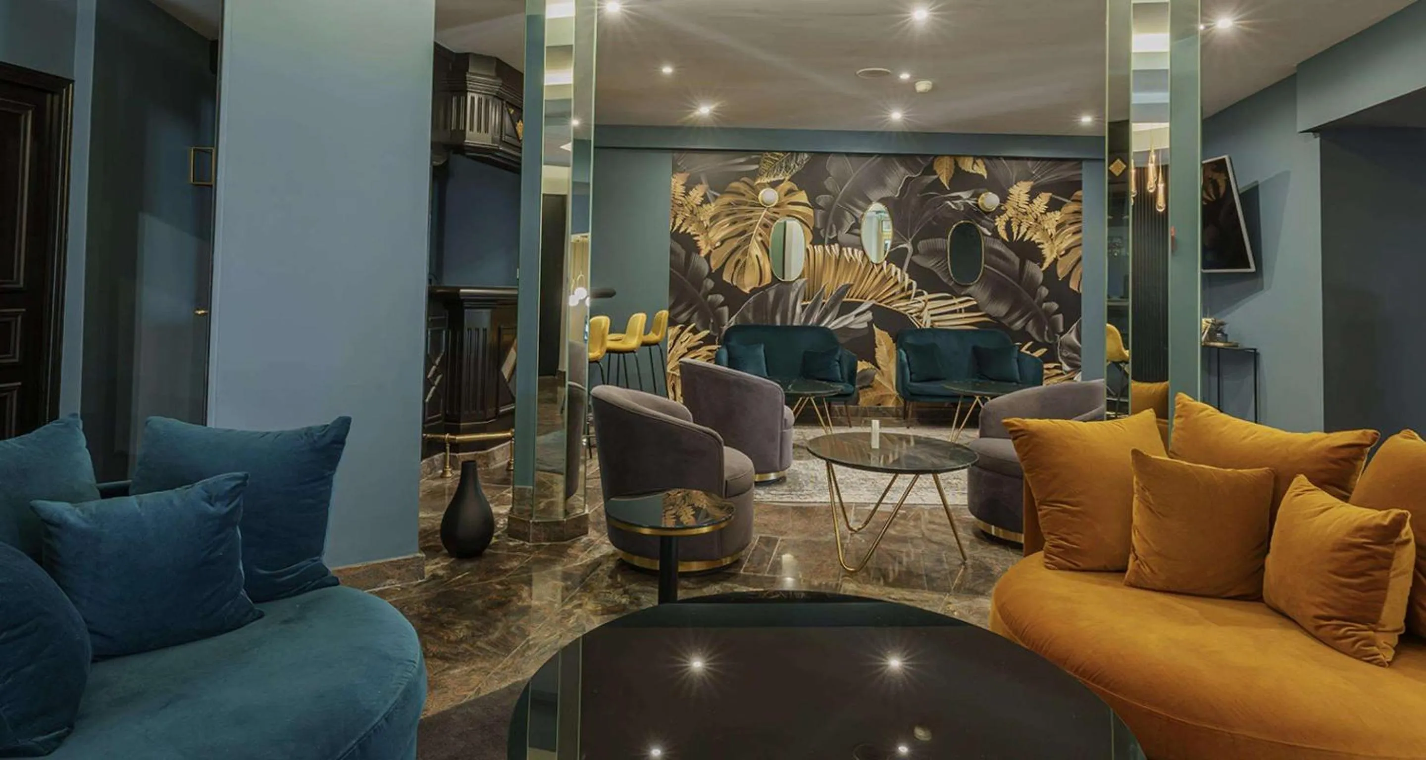 Lounge or bar in Best Western Plus Le Picardy