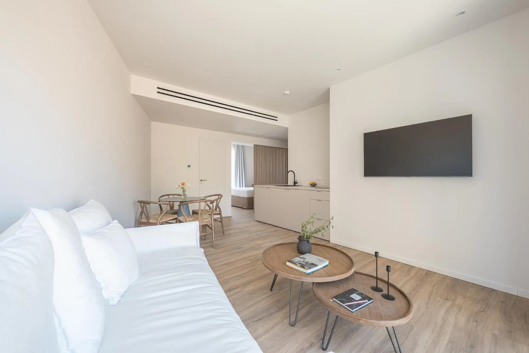 TV and multimedia in Ceramian Athens