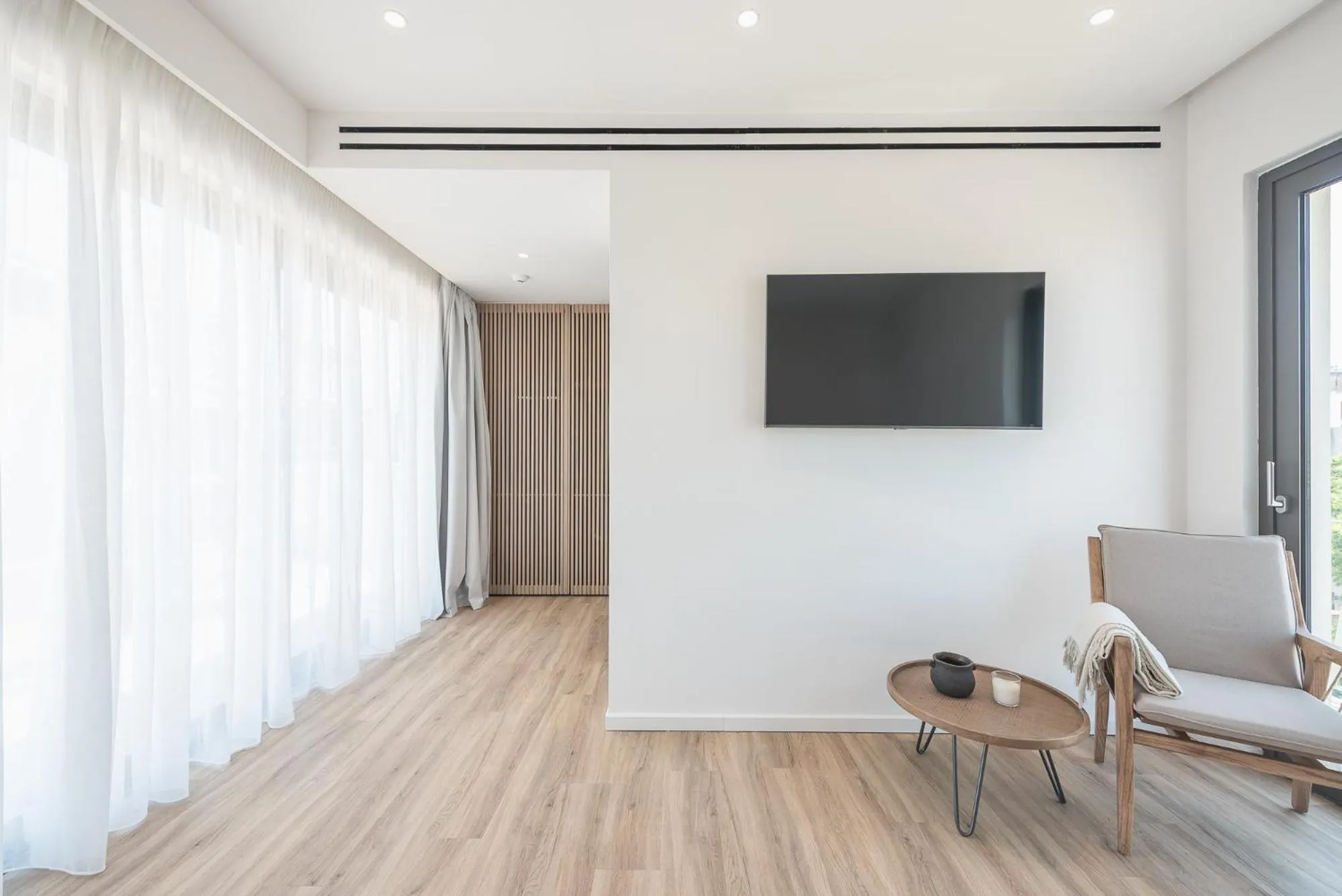 TV and multimedia in Ceramian Athens