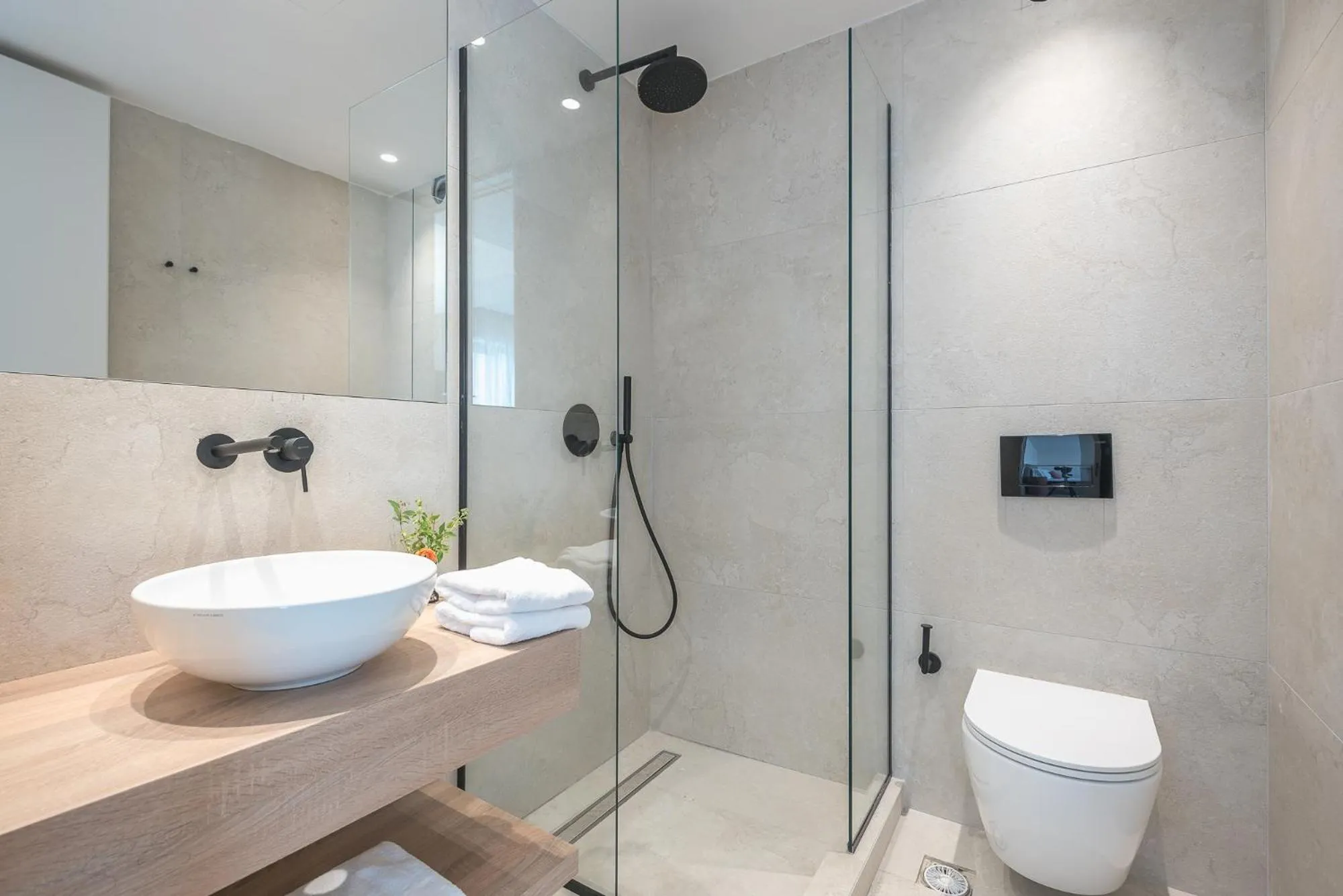 Shower in Ceramian Athens