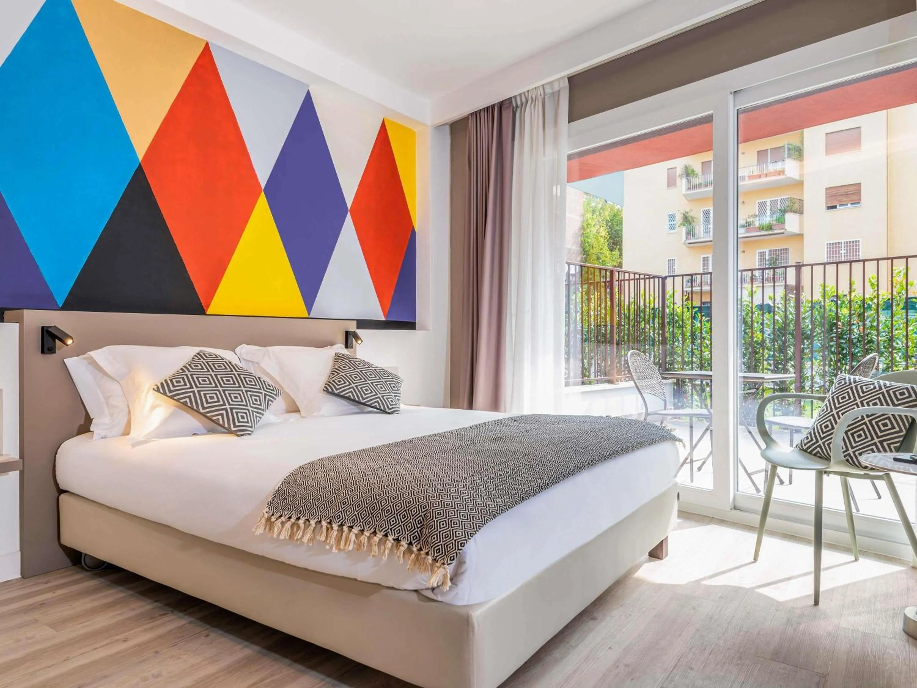 Property building, Bed in Aparthotel Adagio Rome Vatican
