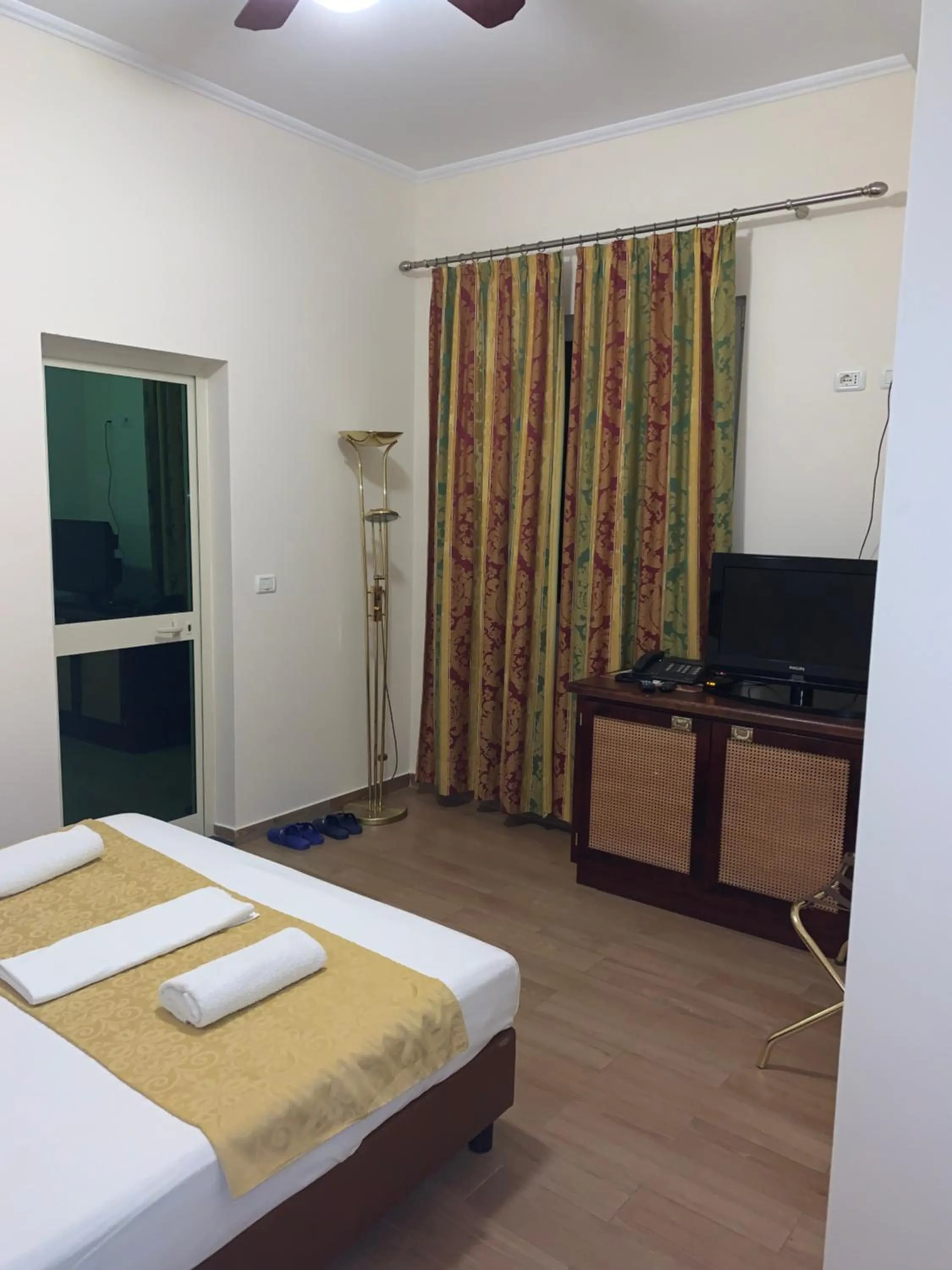 Budget Double Room in HOTEL ARANDI AG