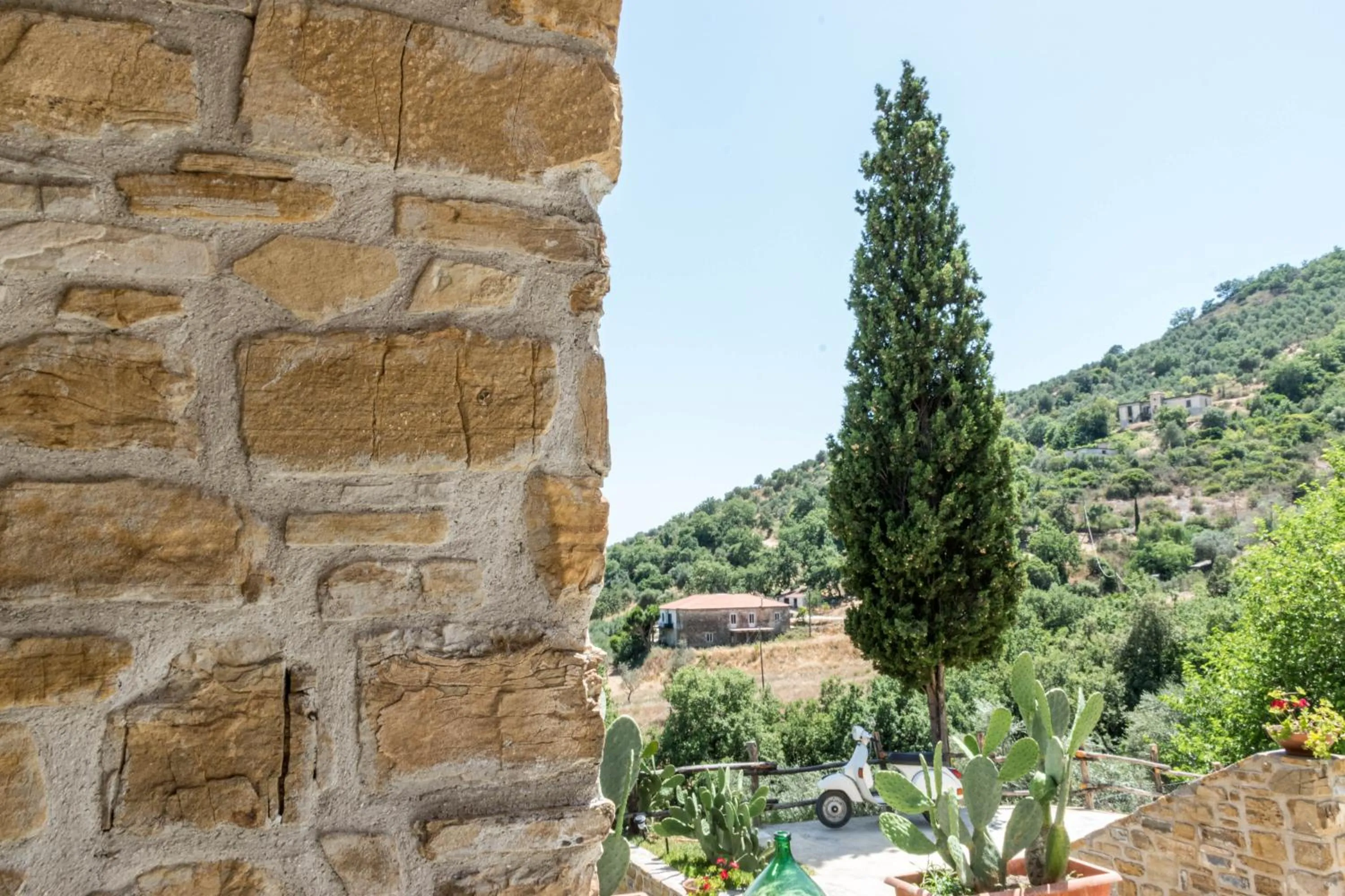 Decorative detail in Country House L'antica pietra