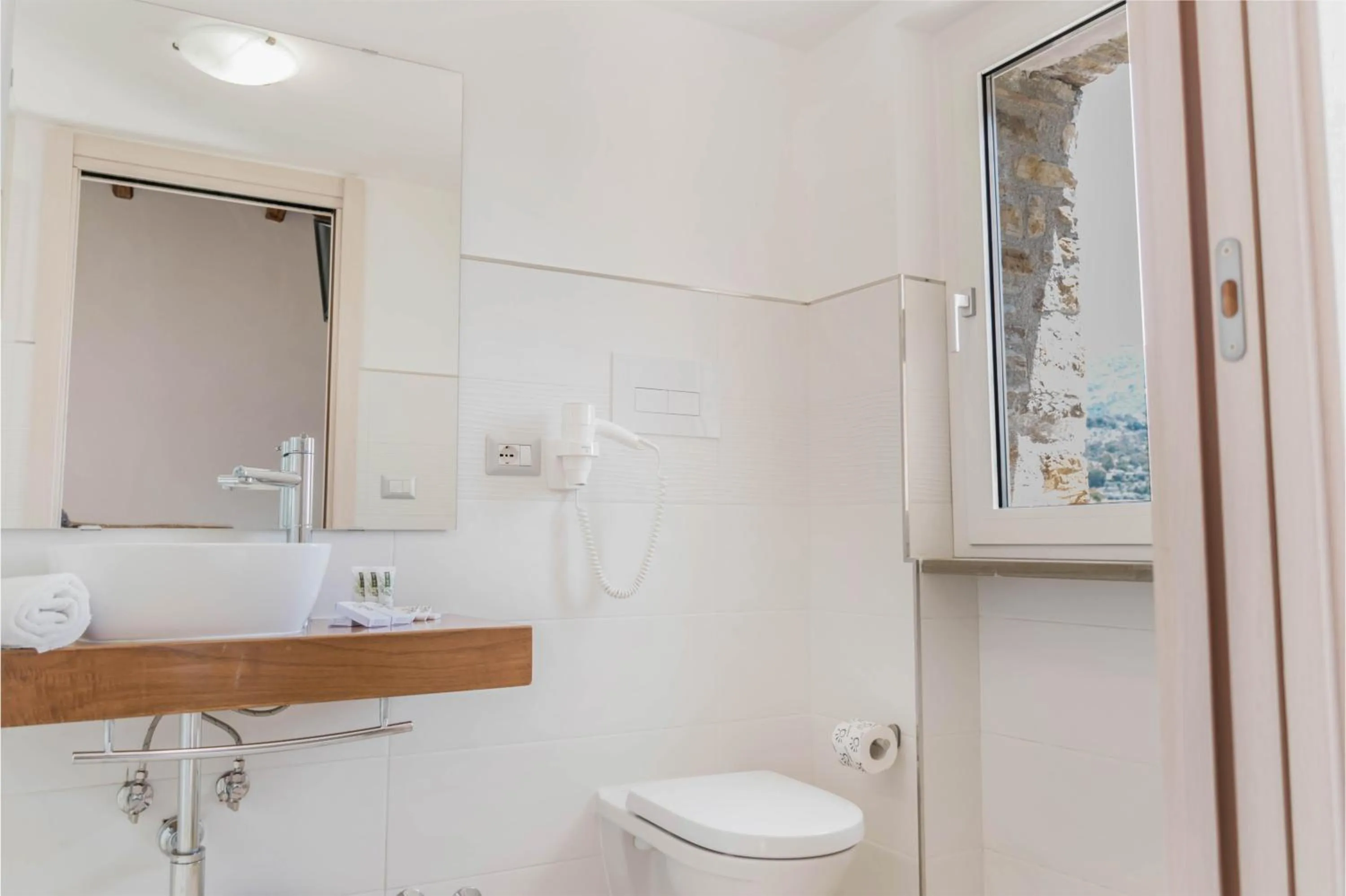 Bathroom in Country House L'antica pietra