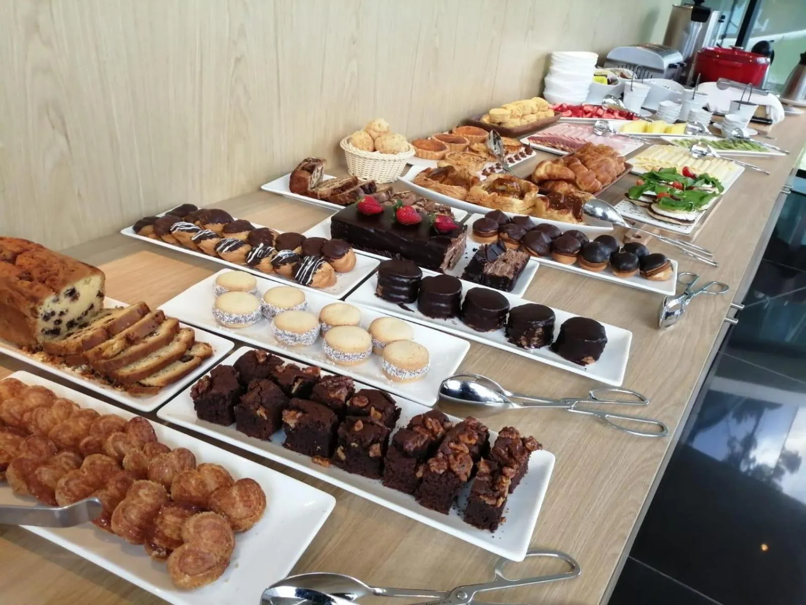 Buffet breakfast in Don Hotel