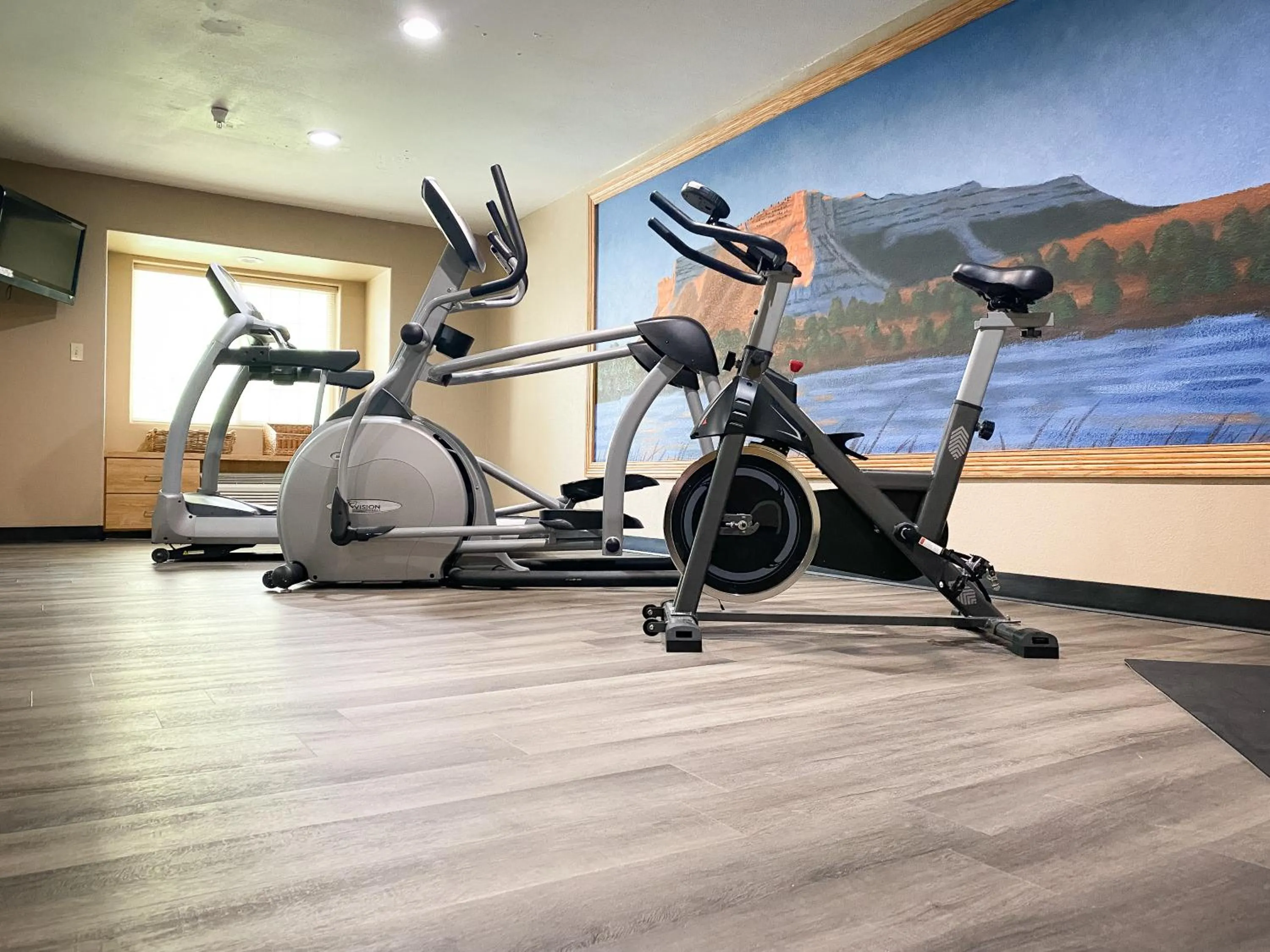 Fitness centre/facilities in Monument Inn & Suites