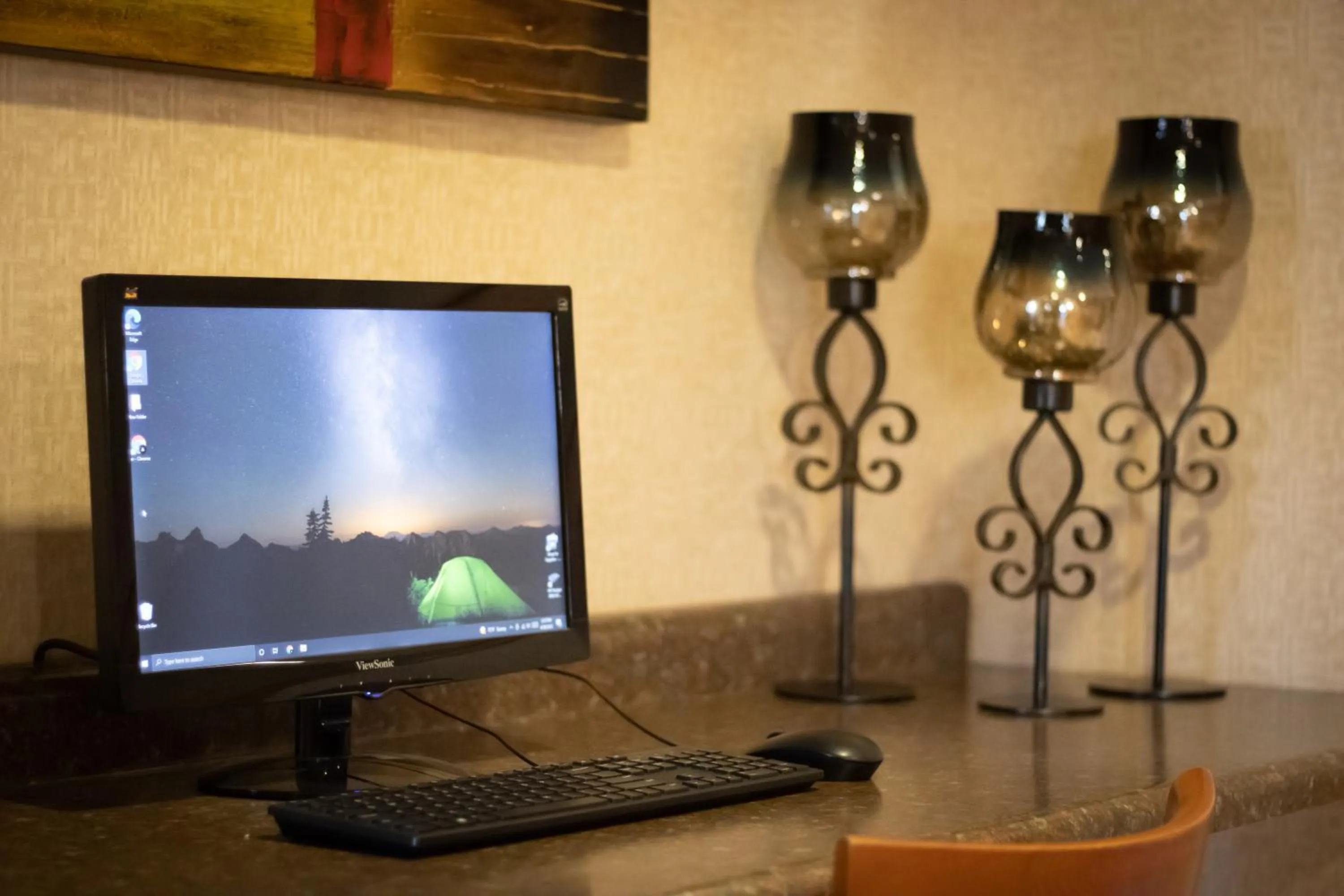 Business facilities in Monument Inn & Suites