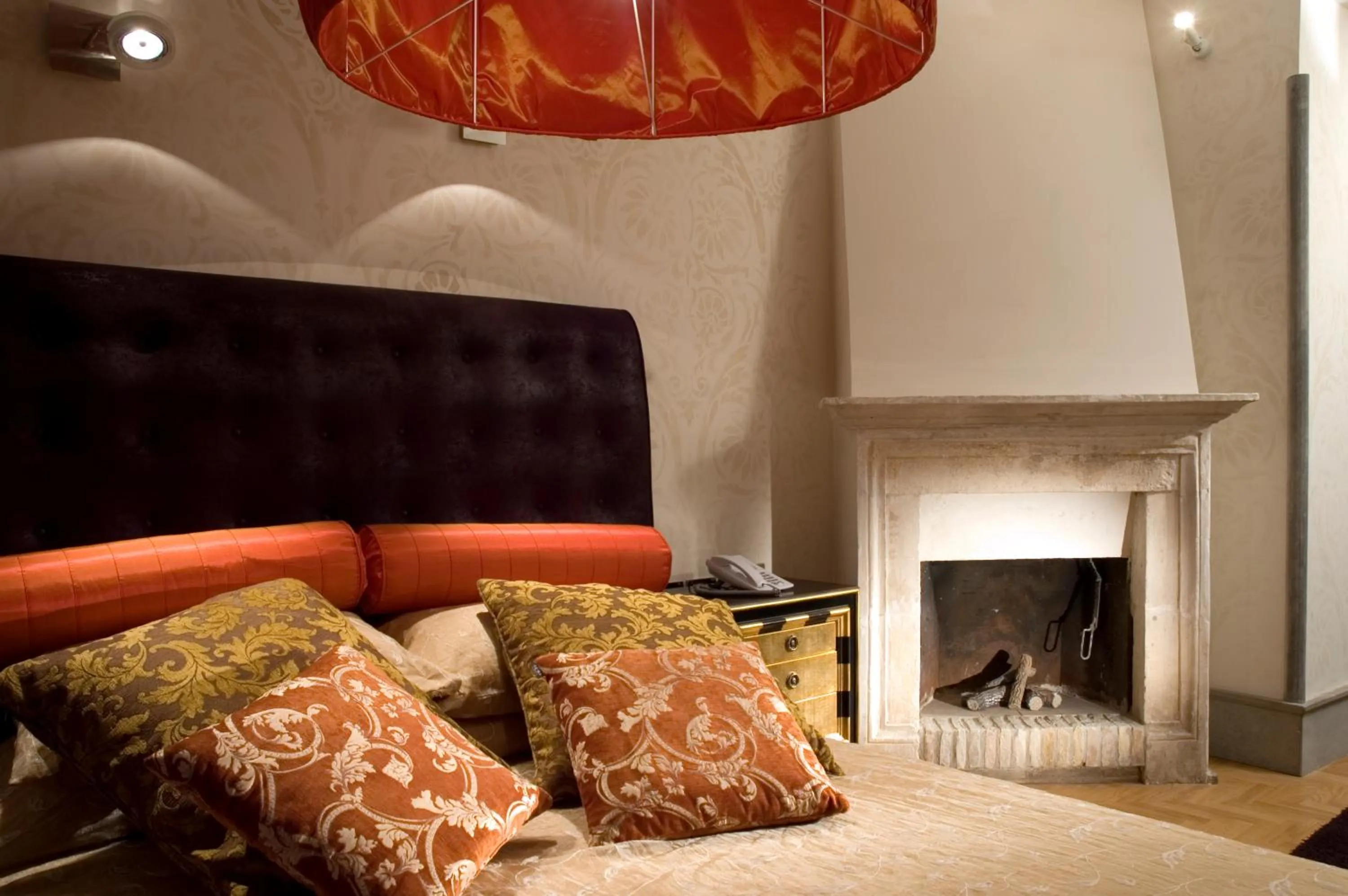 Bed in The Inn at the Roman Forum Luxury Collection - The Inn At The Roman Forum