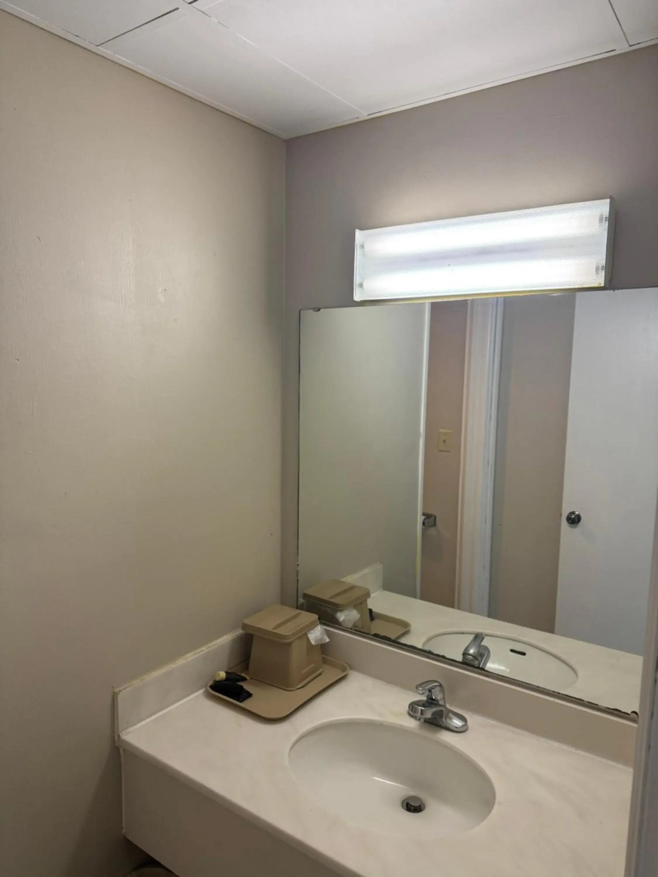 Standard Double Room - single occupancy in Town & Country Motel Standard Double Room - single occupancy in Town & Country Motel