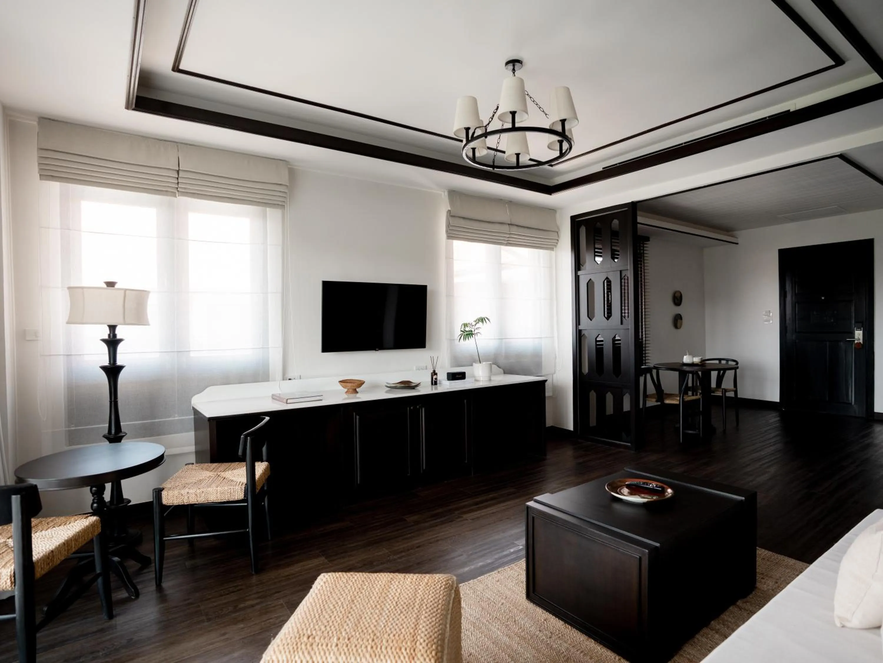 TV and multimedia in Burirattana Hotel-An Adults Only Hotel