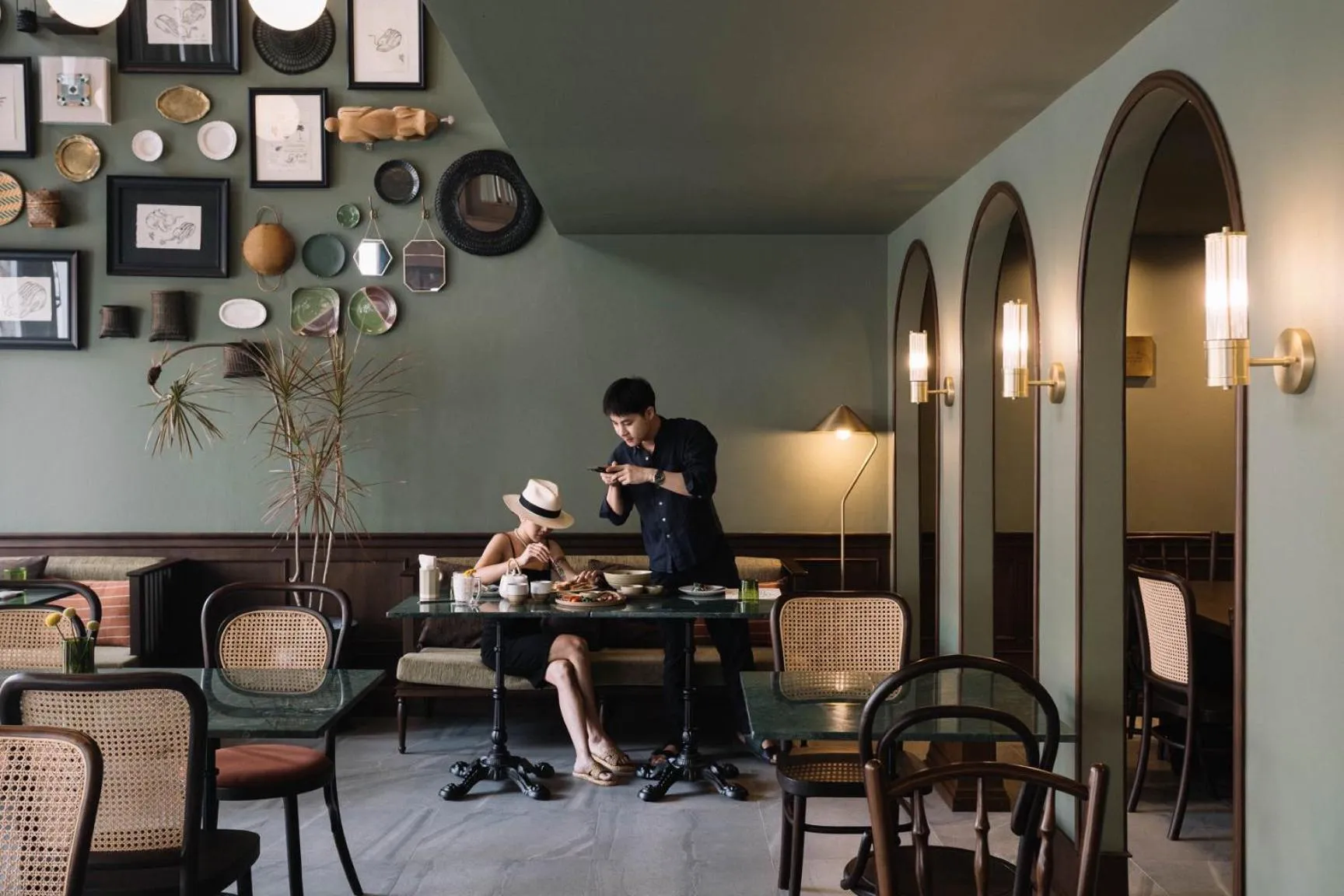 Restaurant/places to eat in Burirattana Hotel-An Adults Only Hotel