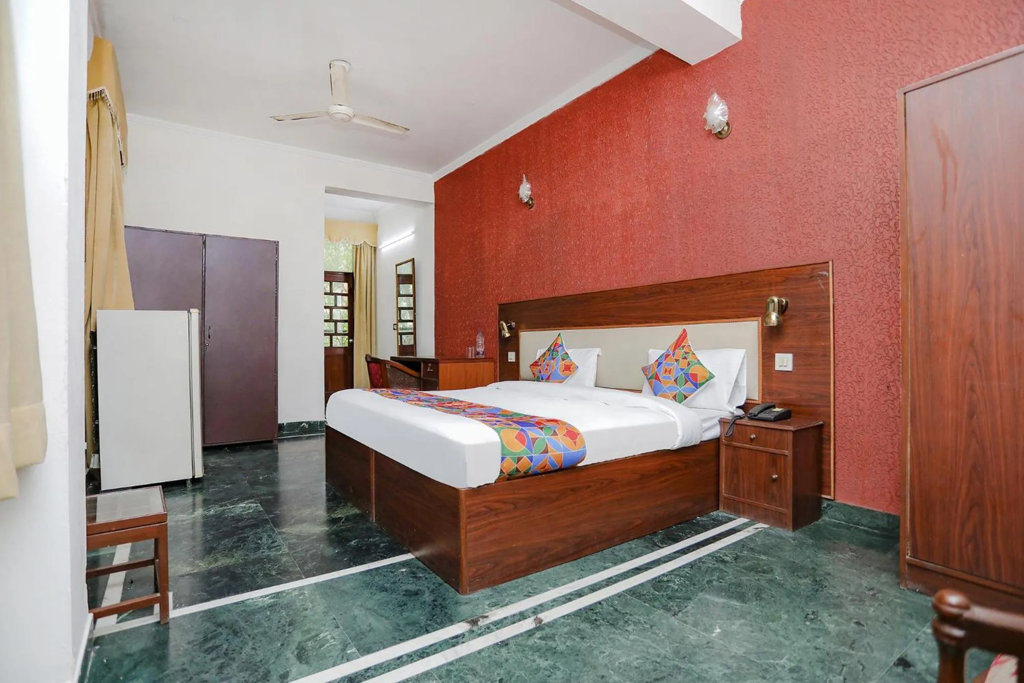 Bed in FabExpress Primero I