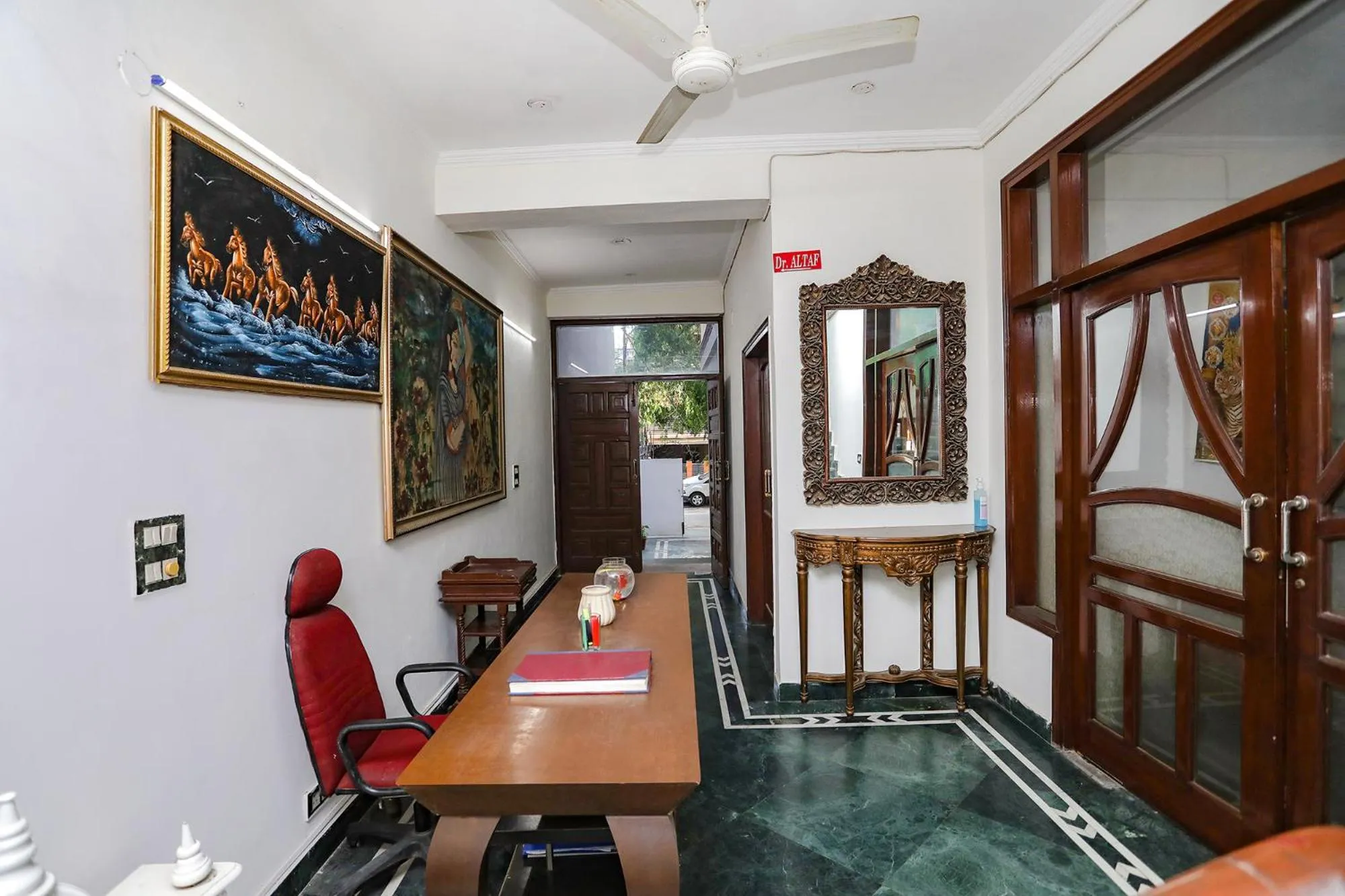 Lobby or reception in FabExpress Primero I