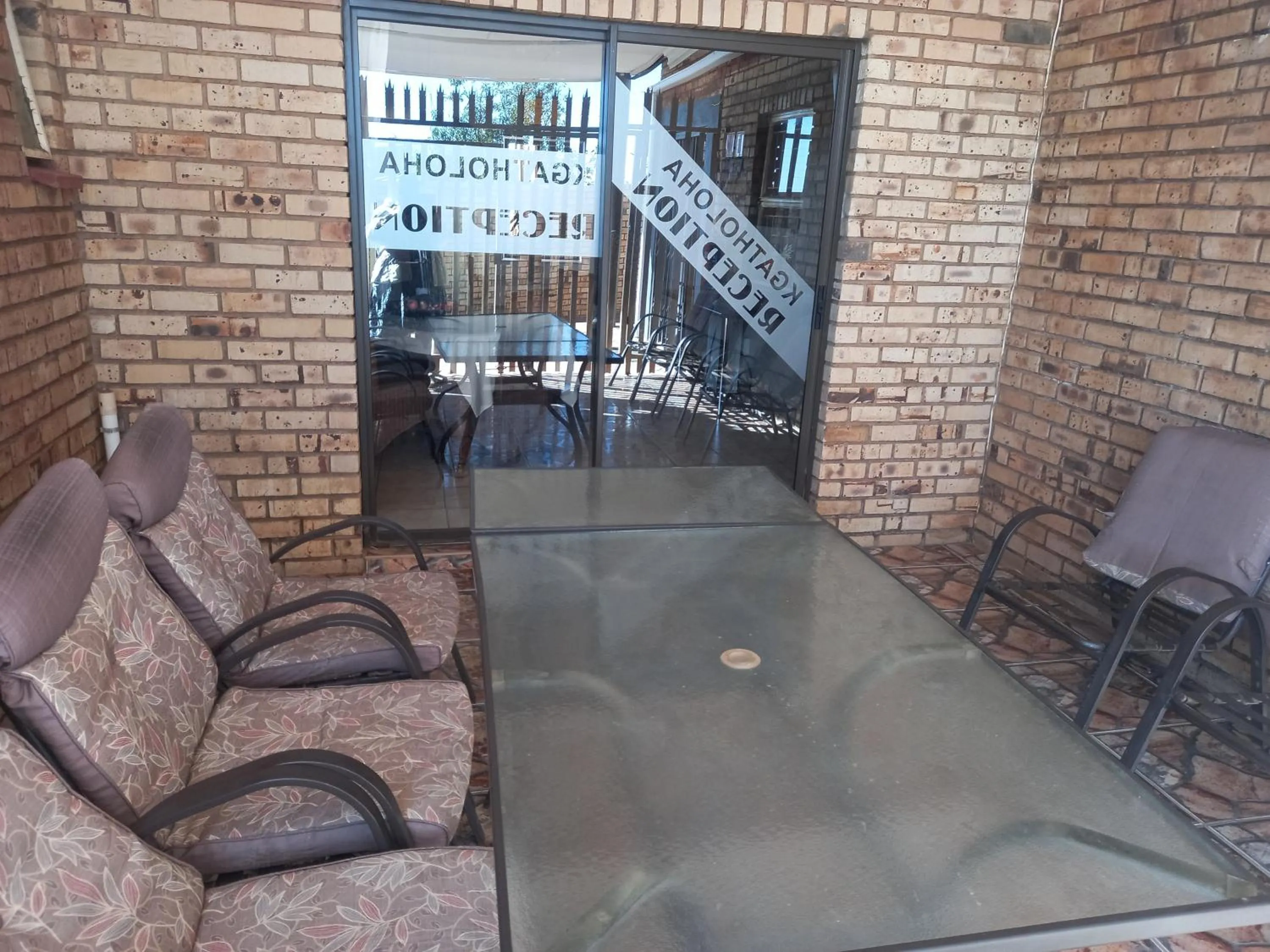 Breakfast in Kgatholoha Guest House