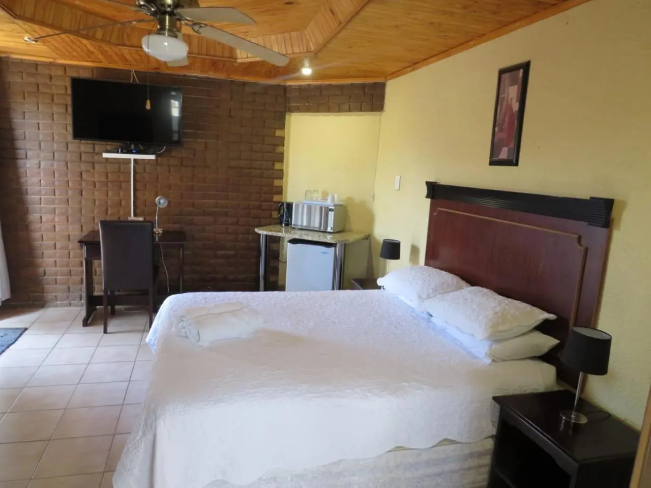 Bedroom in Kgatholoha Guest House