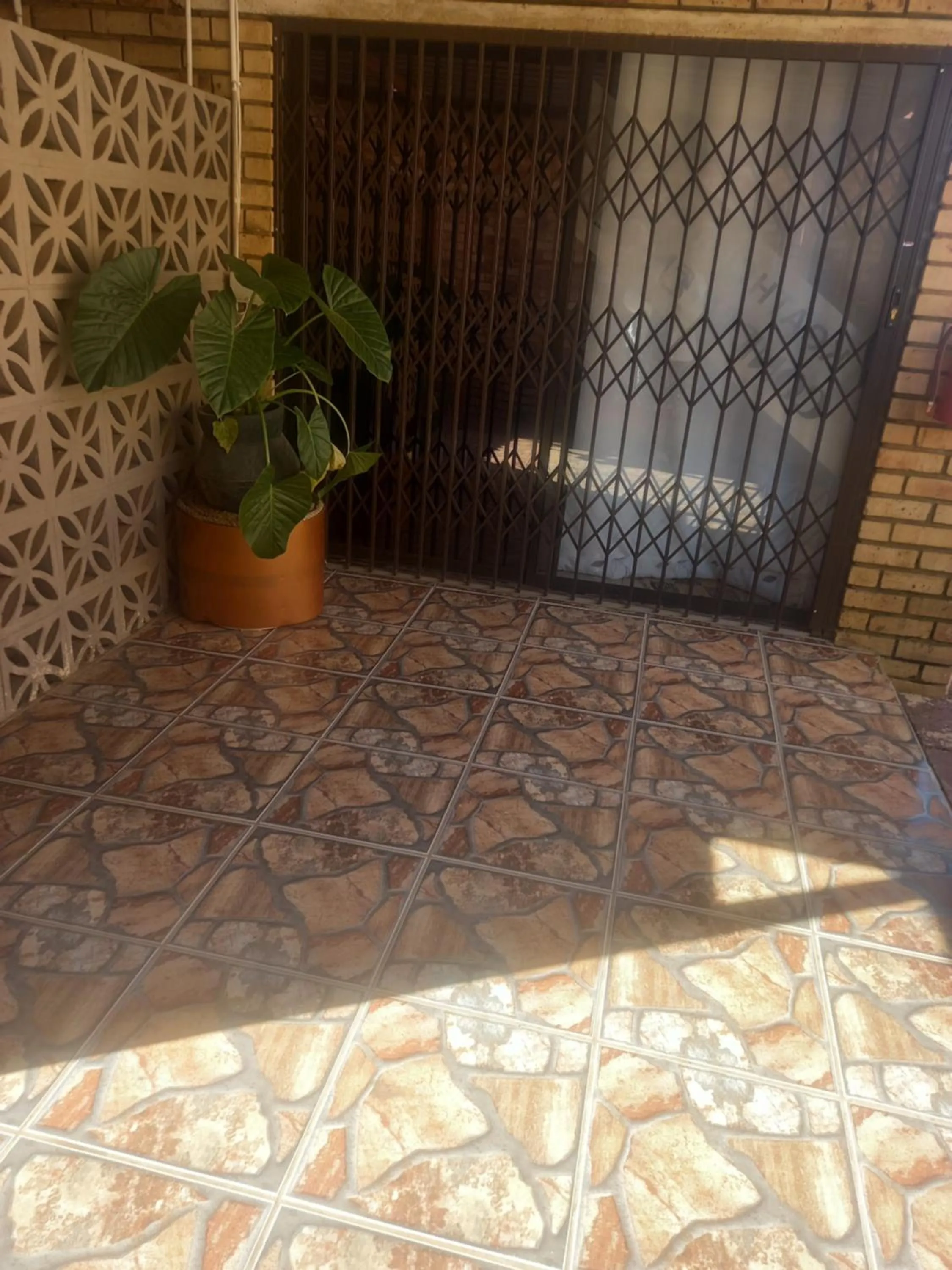 Facade/entrance in Kgatholoha Guest House