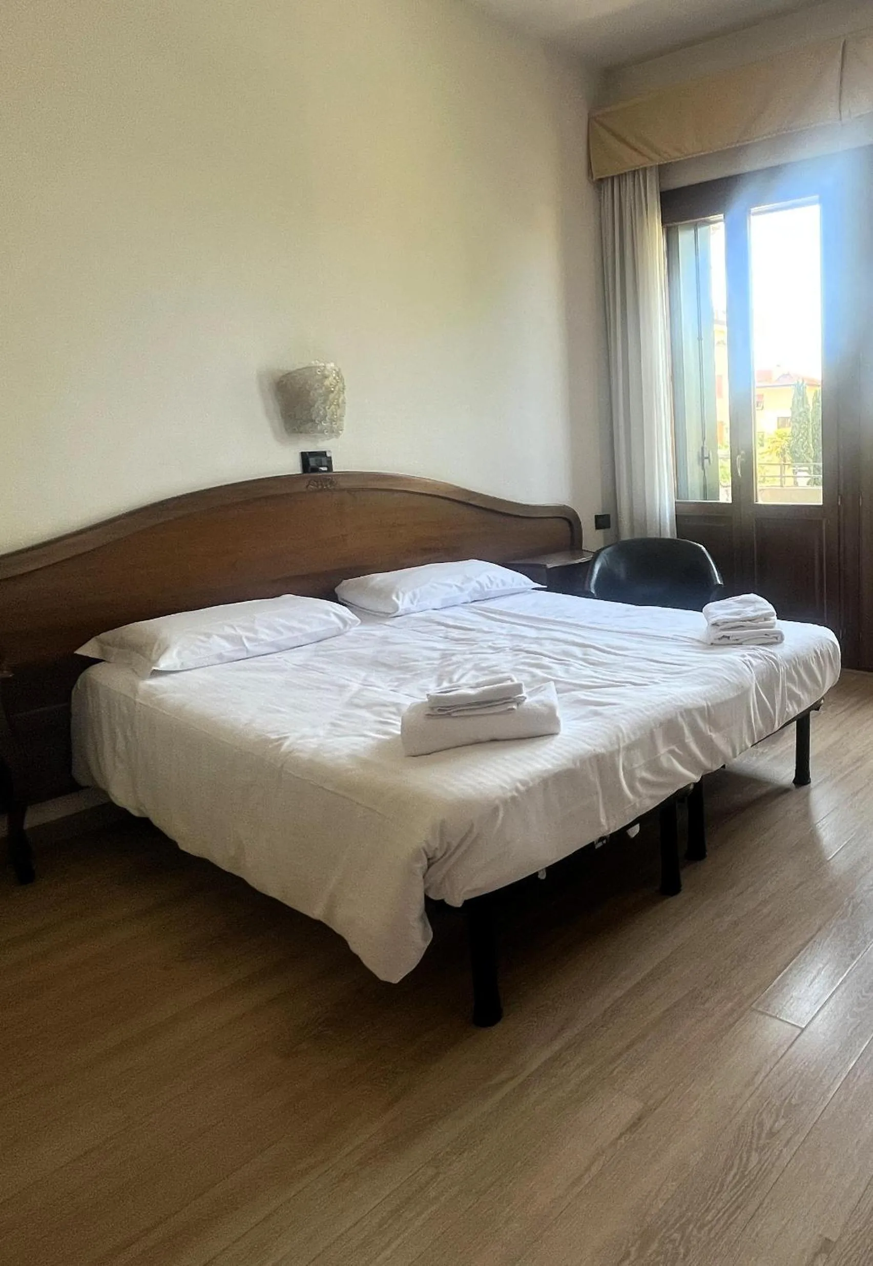 Bedroom, Bed in Hotel Cristallo