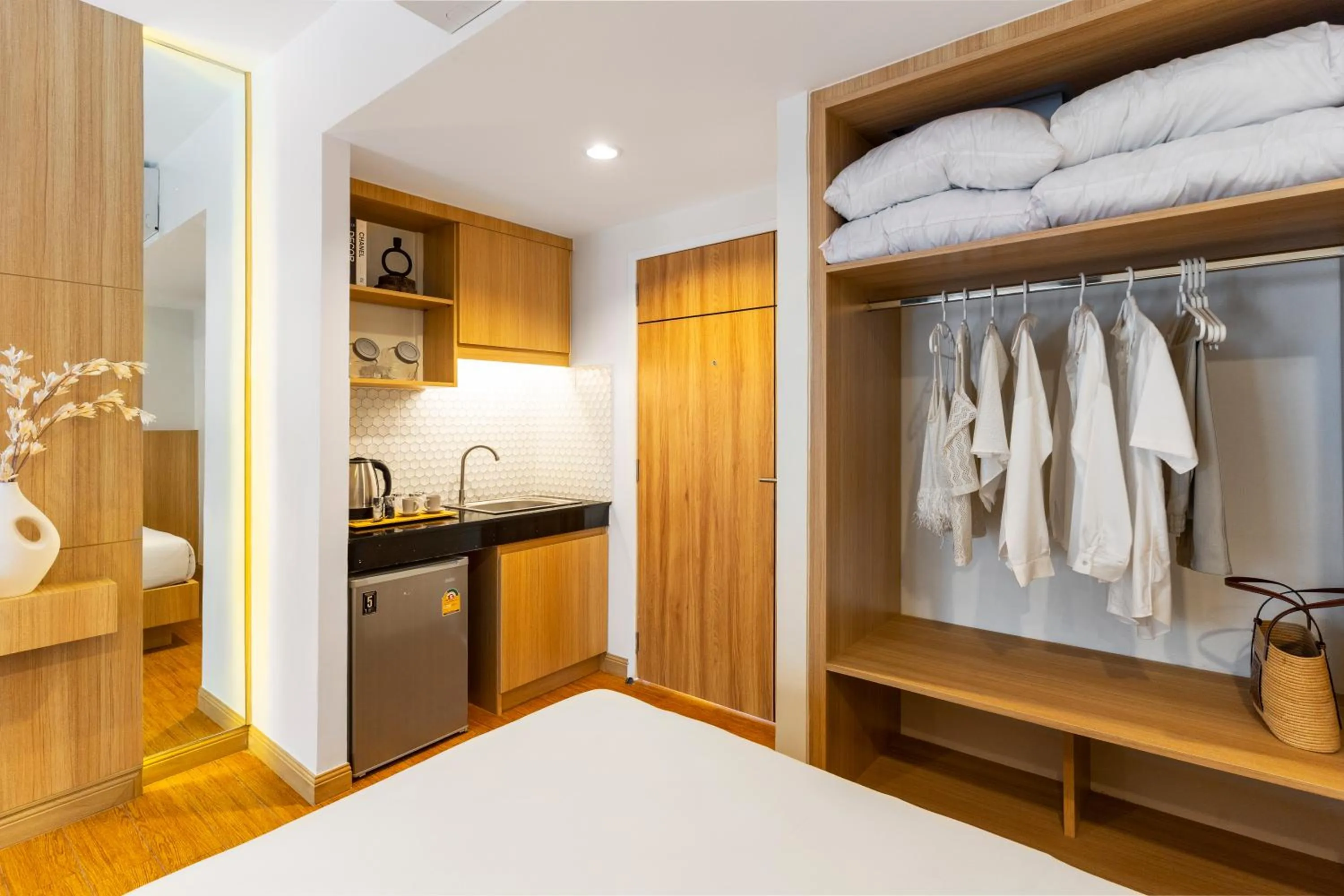 Kitchen or kitchenette, Bed in HATCHAO HERITAGE BEACH FRONT RESORT