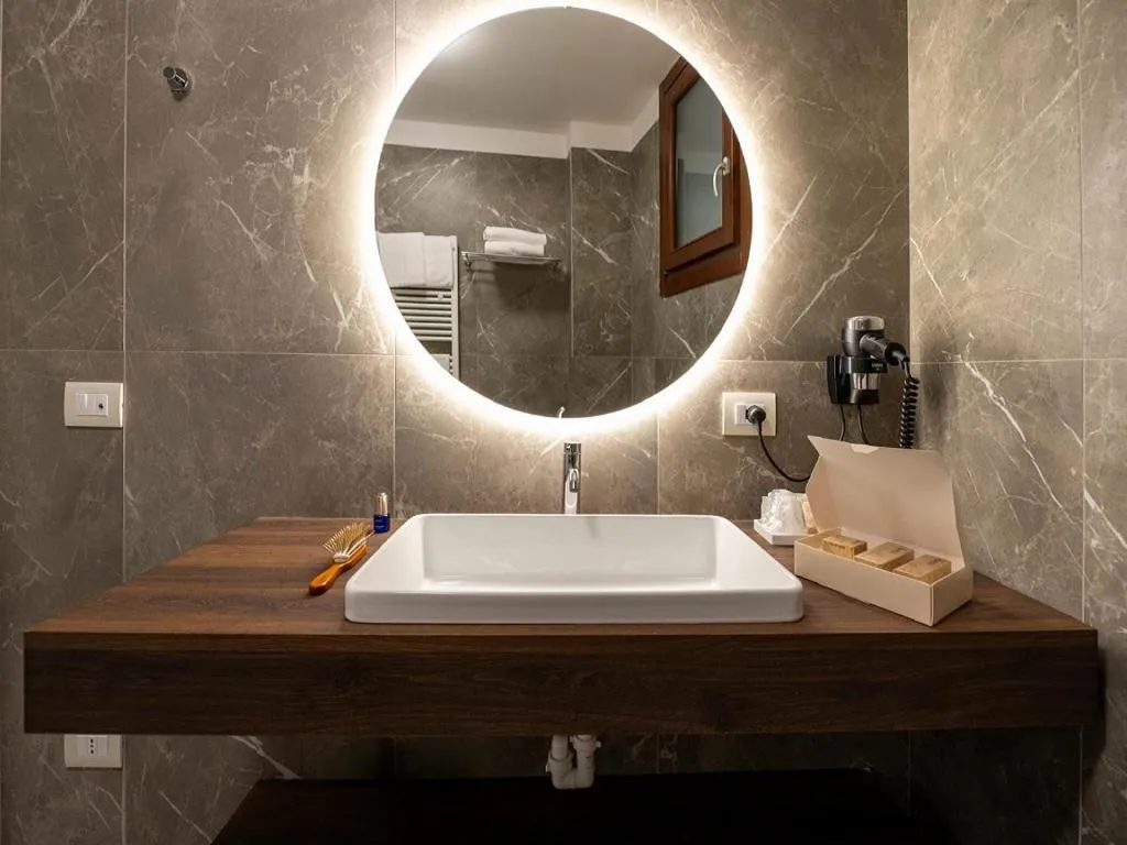 Bathroom in Hotel Carlton