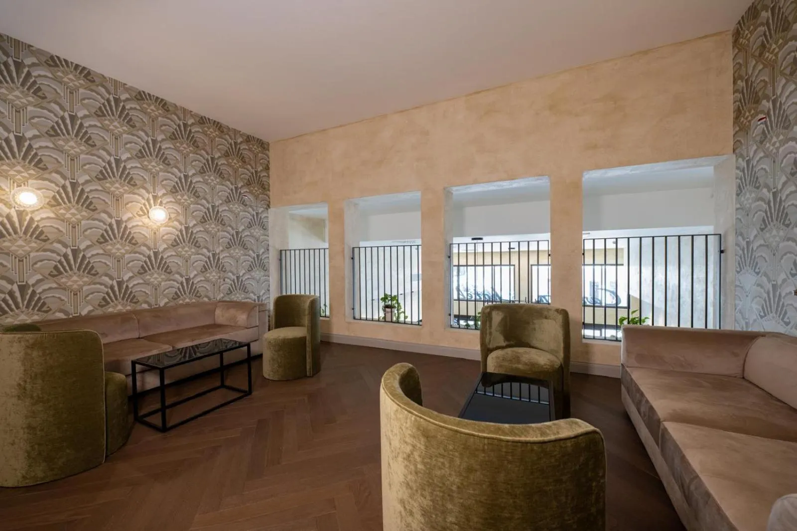 Seating area in Hotel Carlton