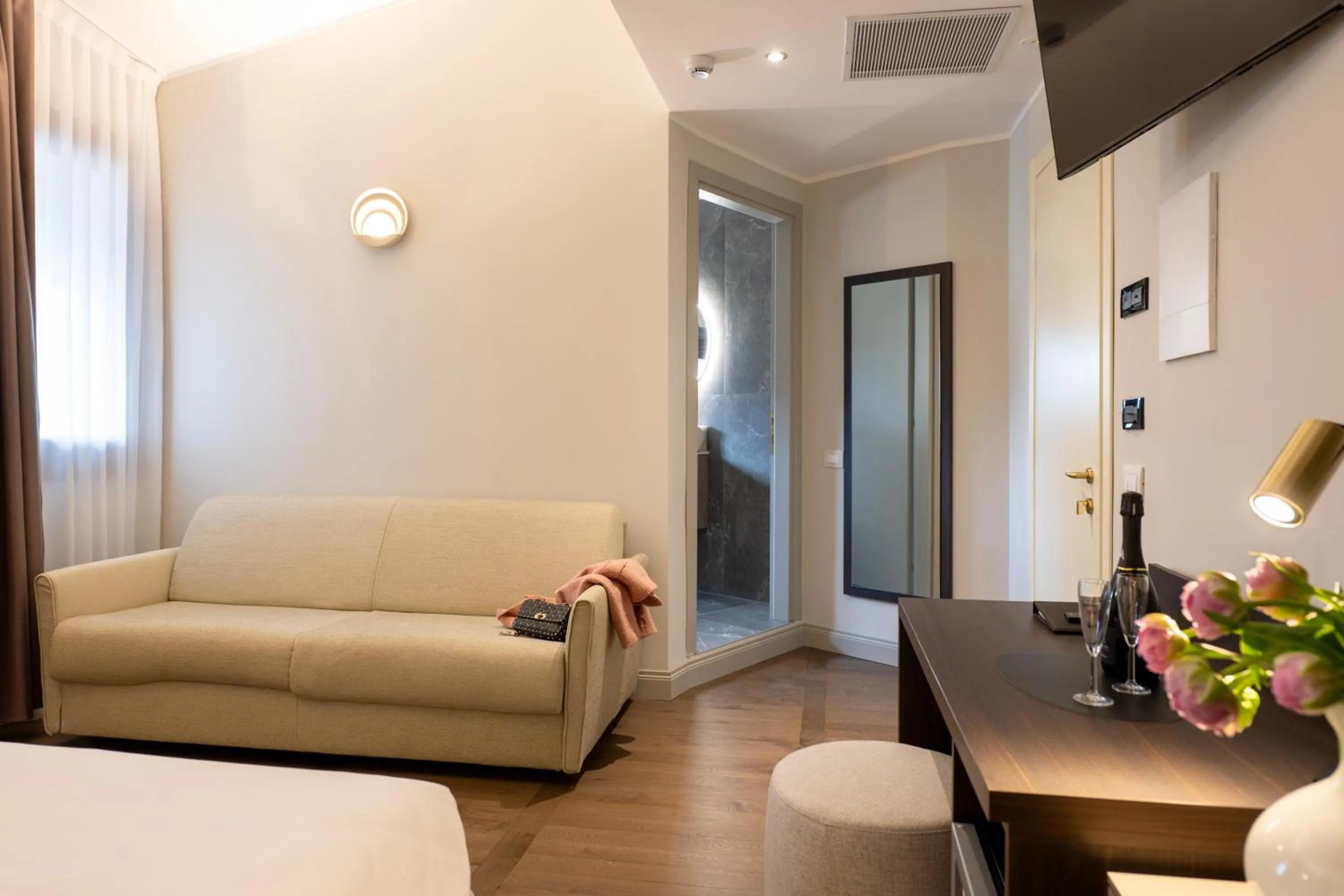 Bedroom in Hotel Carlton