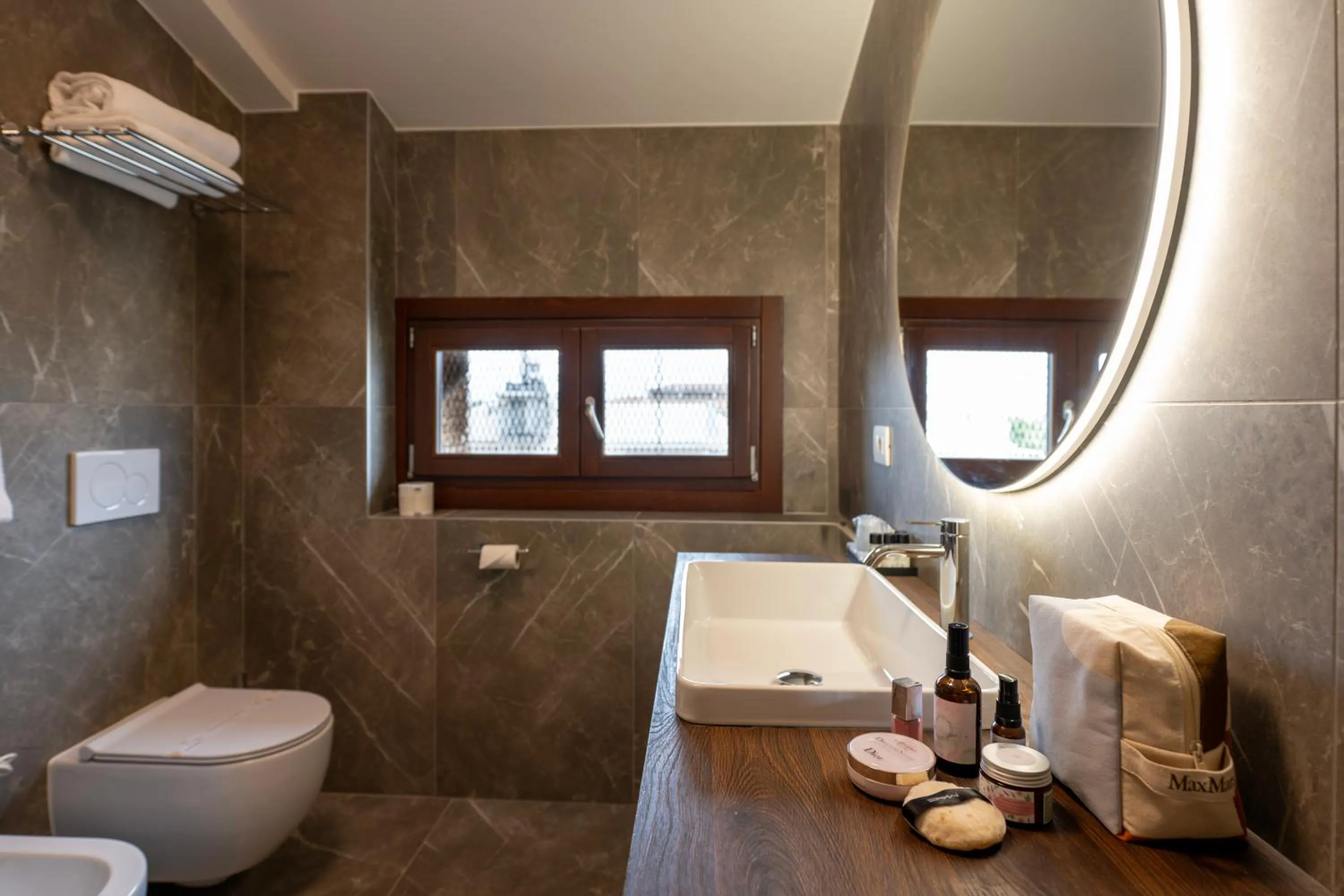 Bathroom in Hotel Carlton