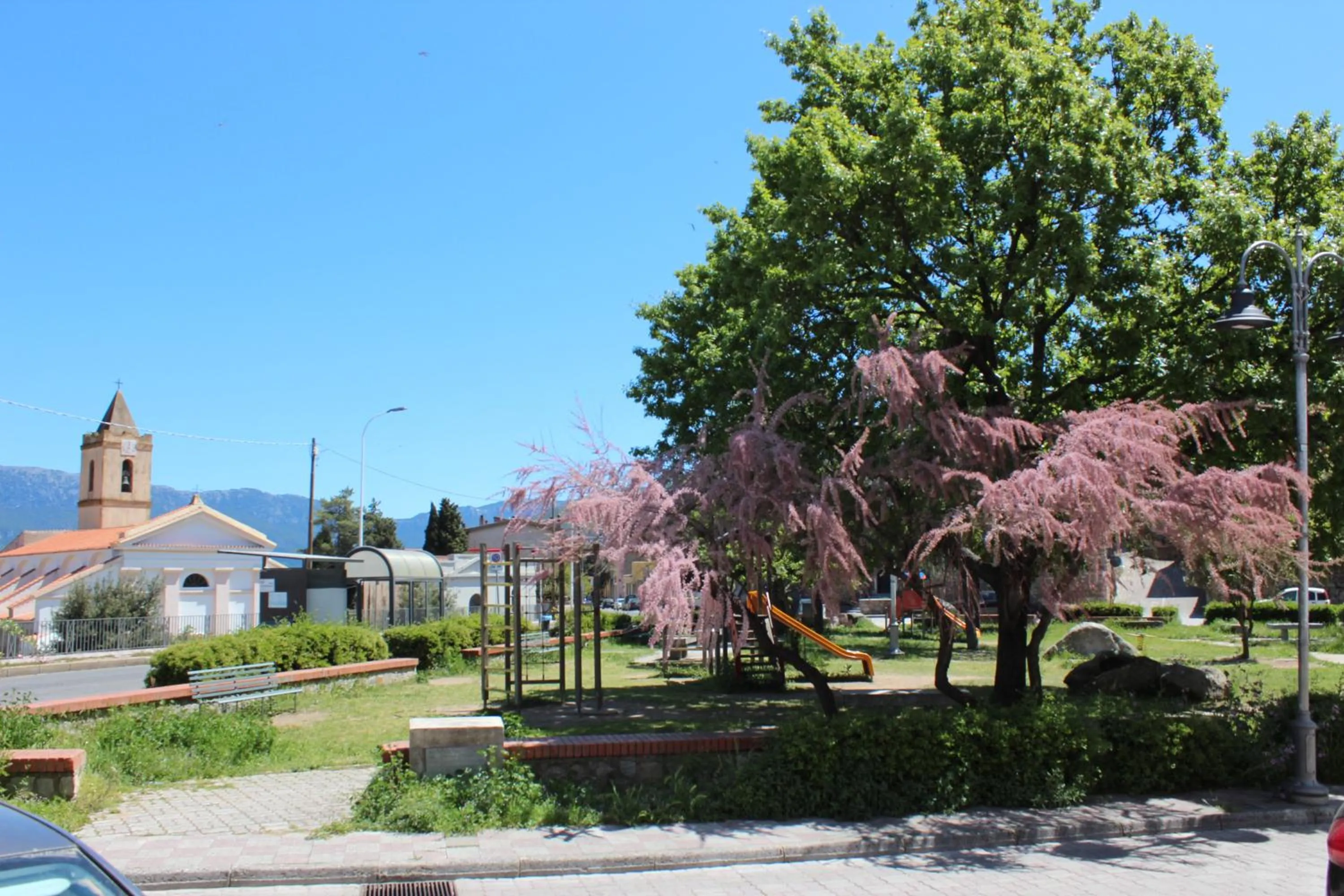 Garden in bed and breakfast Murales Orgosolo