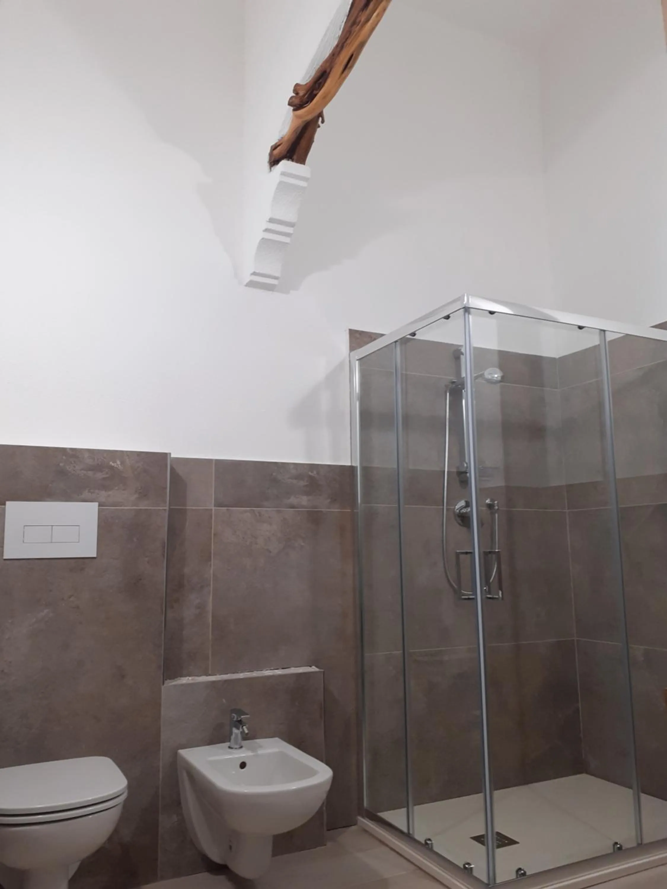 Toilet in bed and breakfast Murales Orgosolo