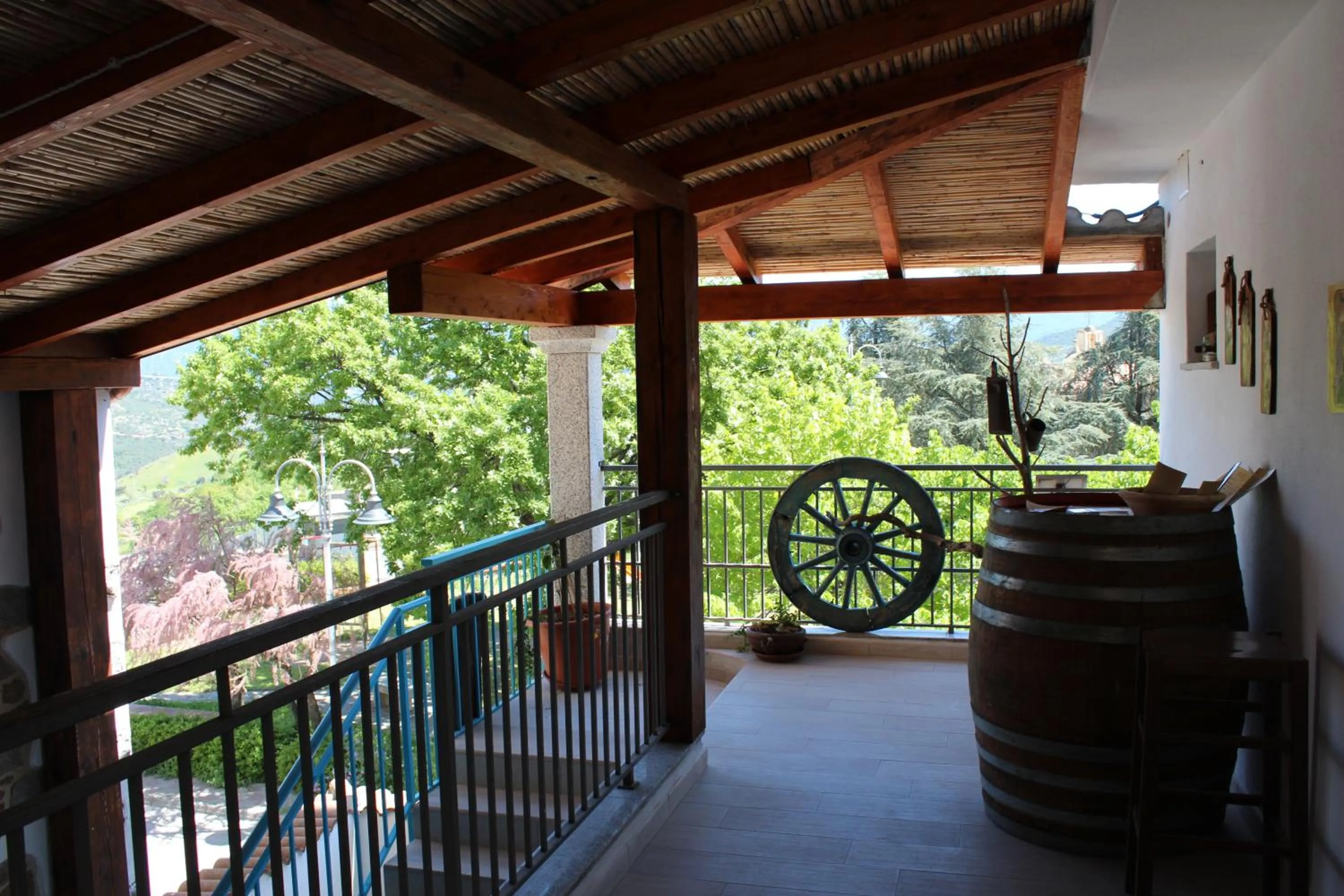 Balcony/Terrace in bed and breakfast Murales Orgosolo