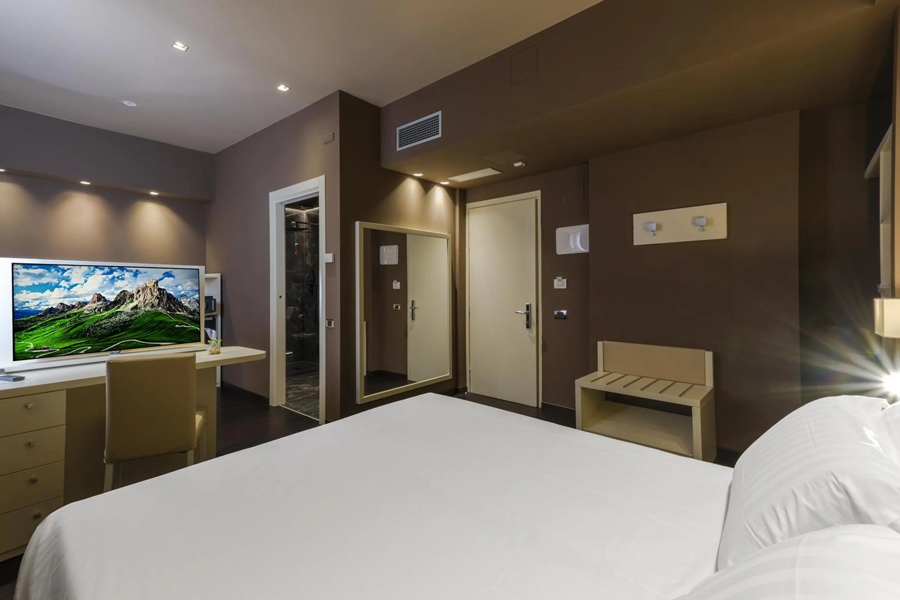 Family, Bed in Hotel Touring