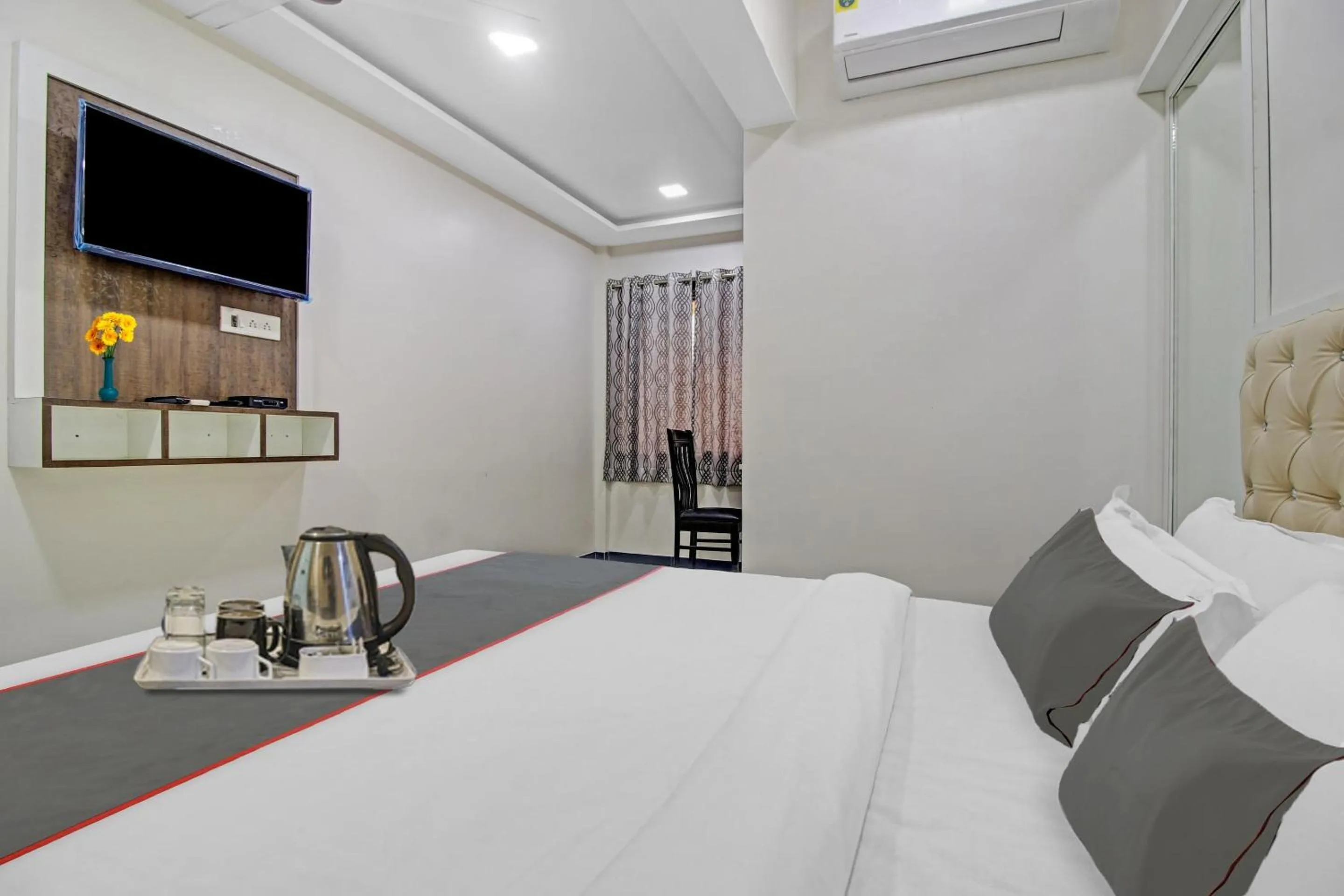 Bedroom, Bed in Hotel O Raj Mahal