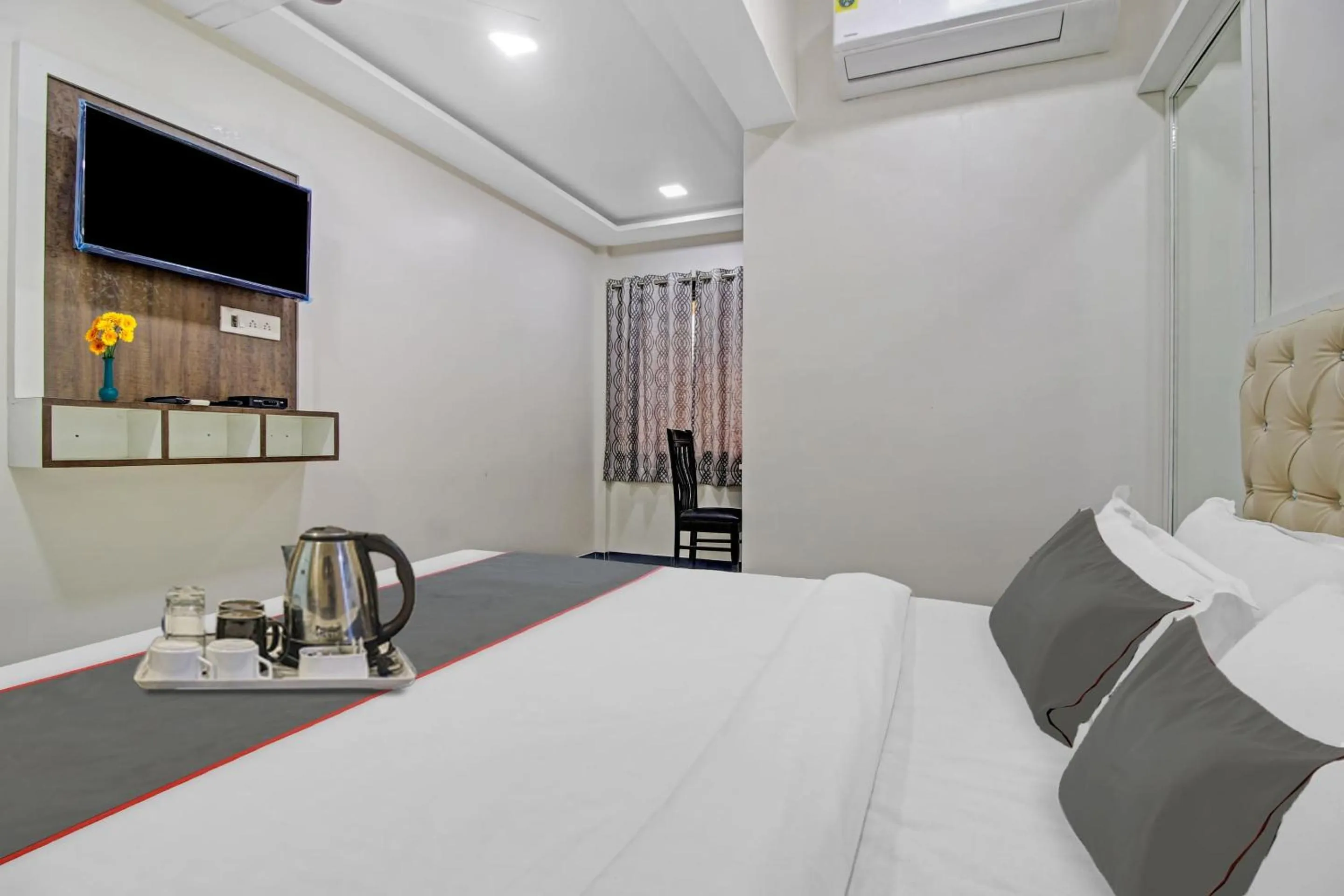 Bedroom, Bed in Hotel O Raj Mahal