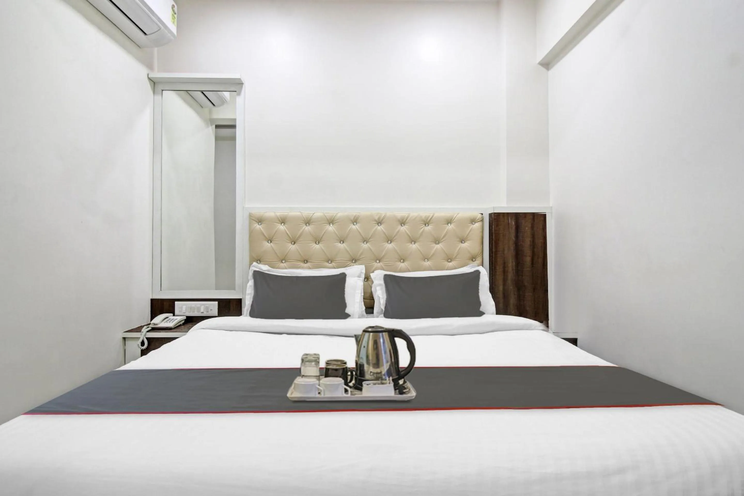 Bedroom, Bed in Hotel O Raj Mahal