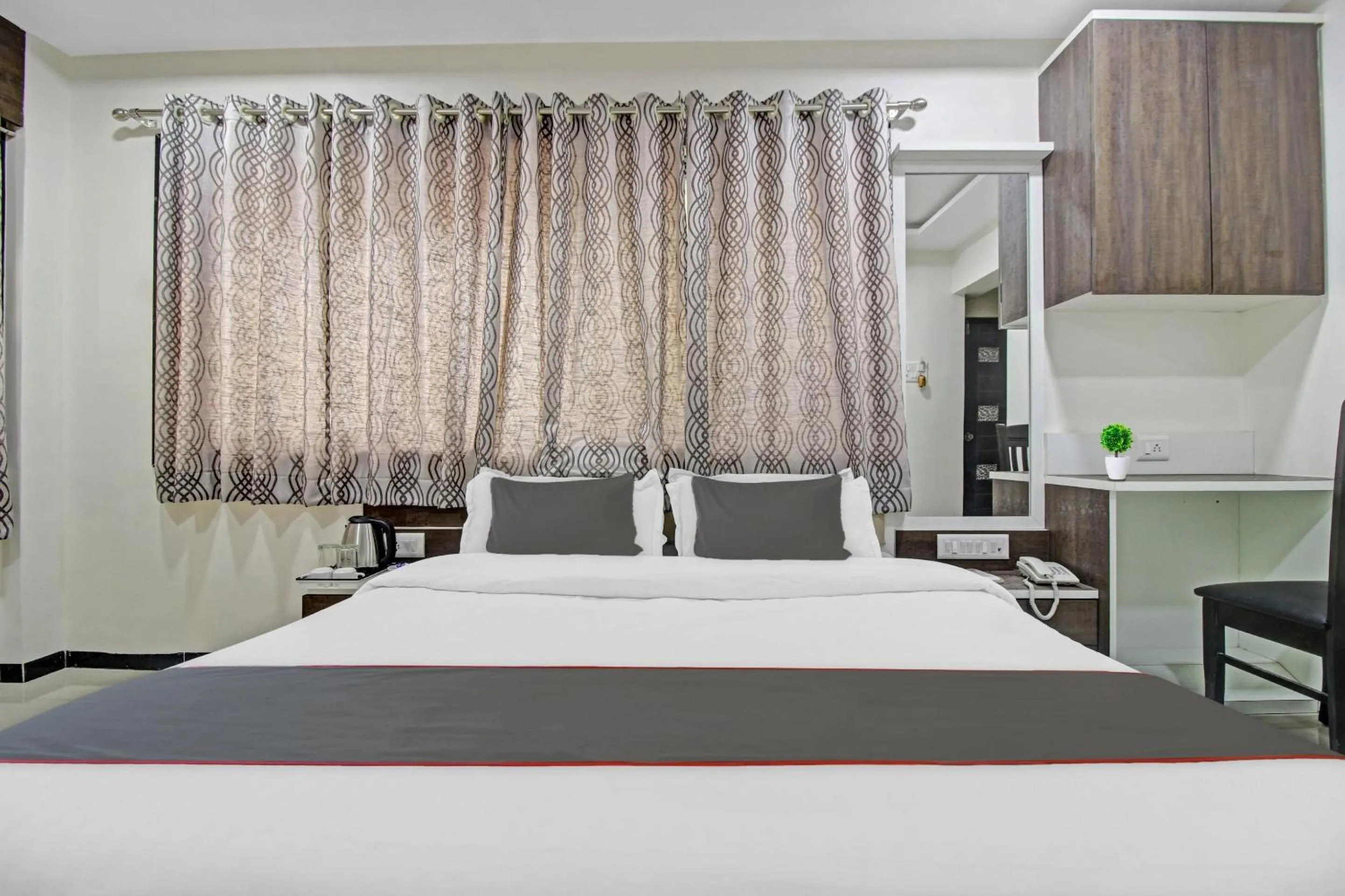 Bedroom, Bed in Hotel O Raj Mahal