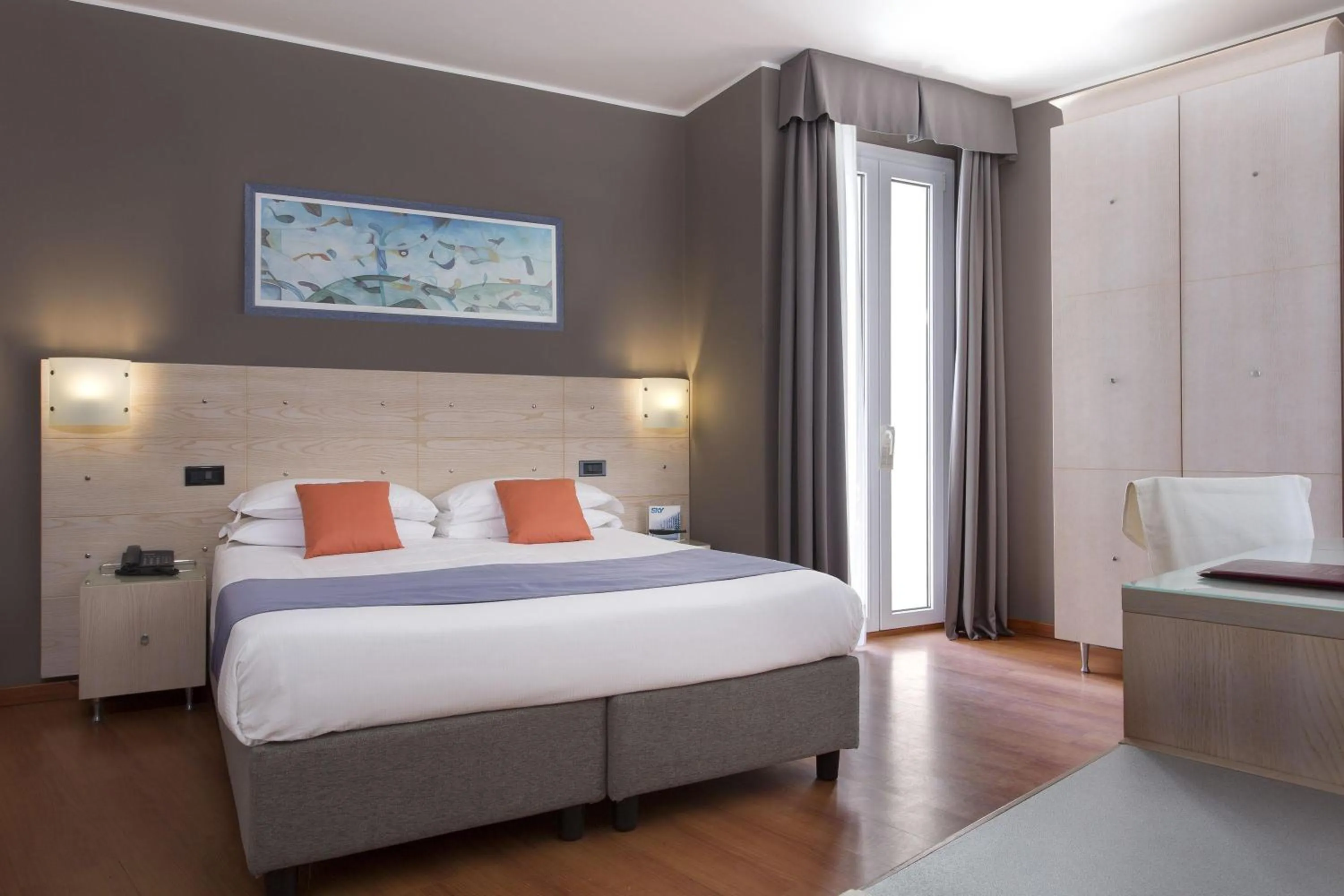 Photo of the whole room, Bed in Victoria Frontemare Beach & Spa Hotel Jesolo