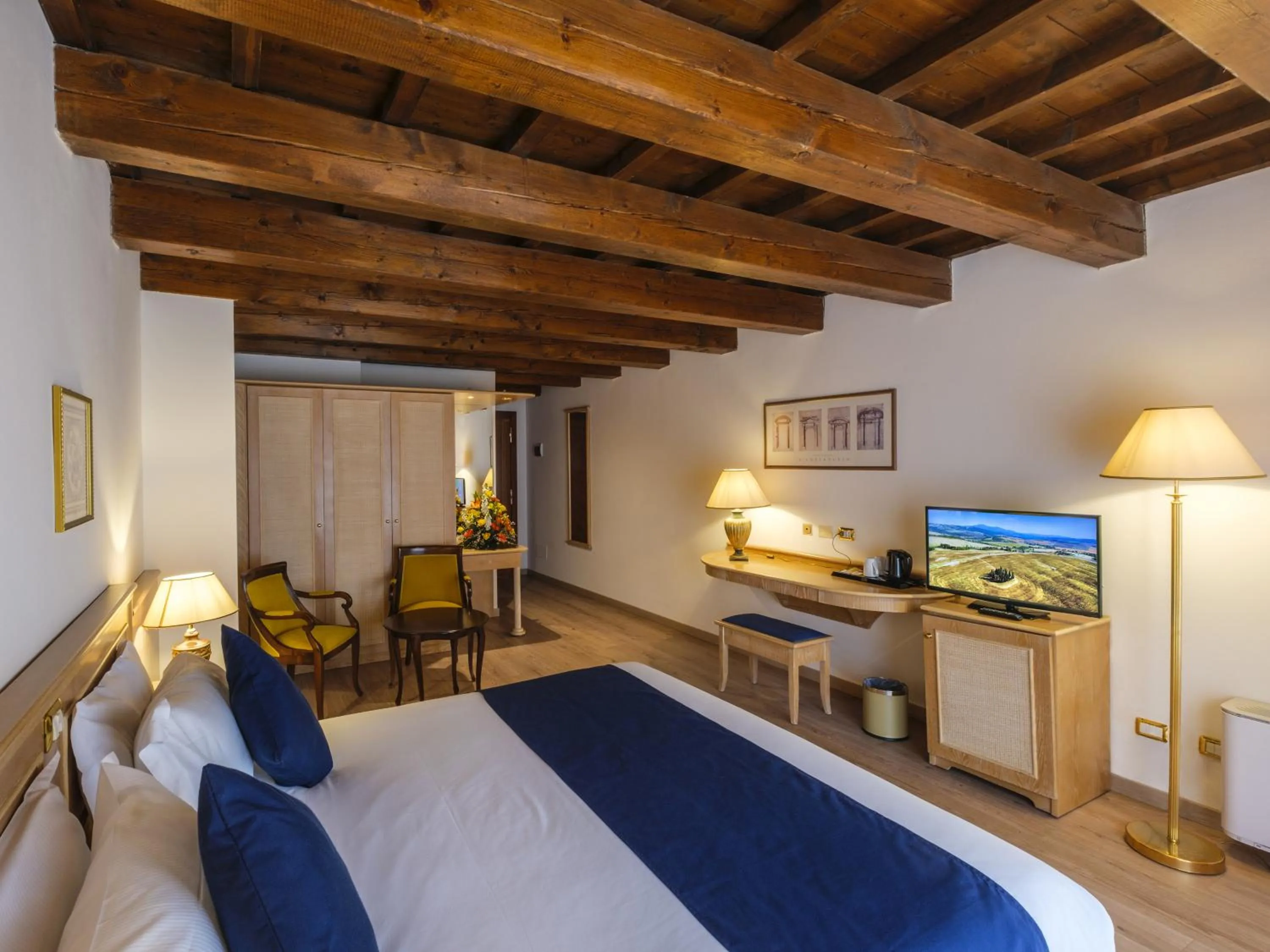 Bedroom, Bed in Hotel Orologio