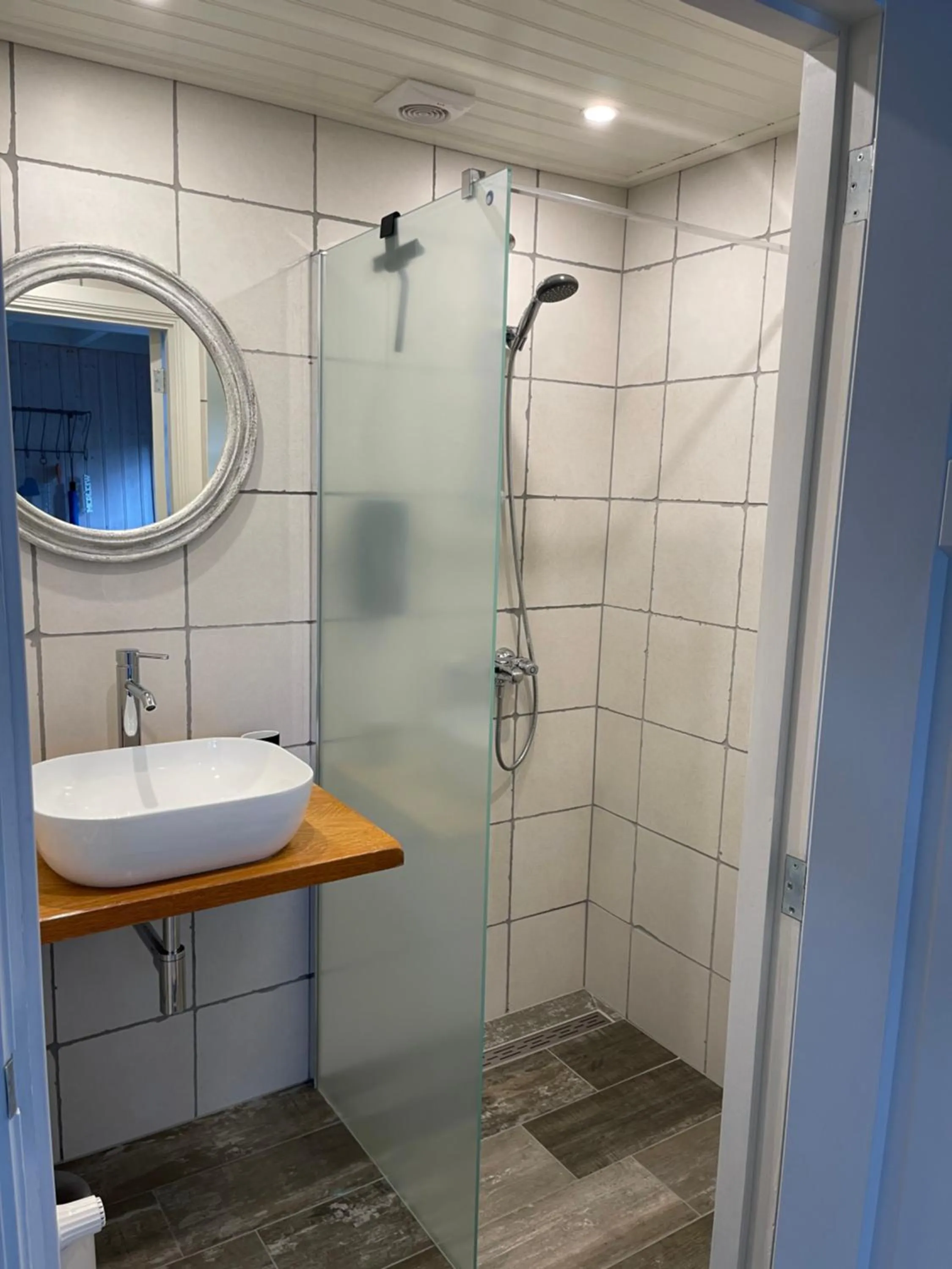 Shower in ‘t Bakhuis
