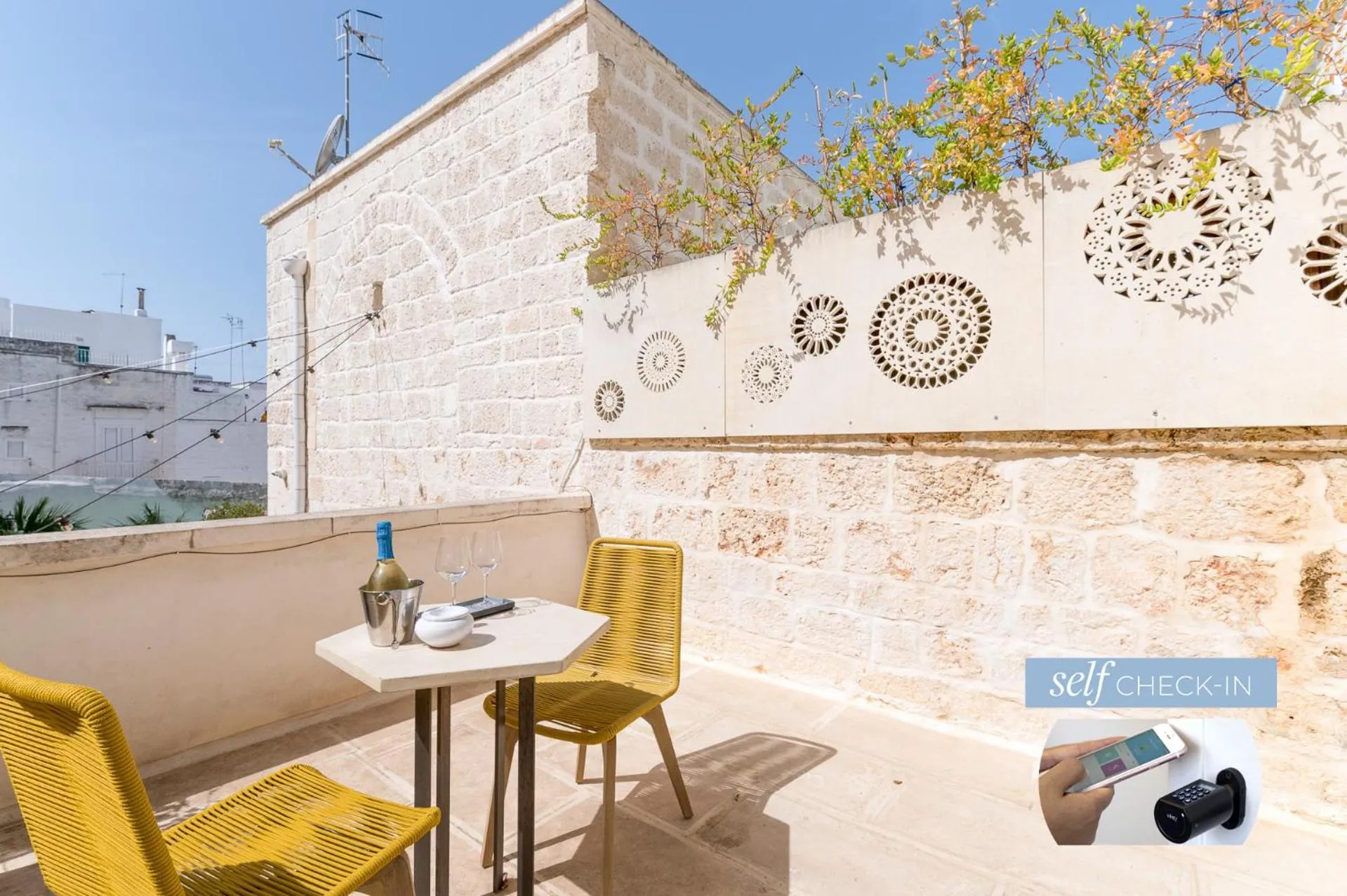 Balcony/Terrace in Vico Bianco Raro Smart Rooms Collection