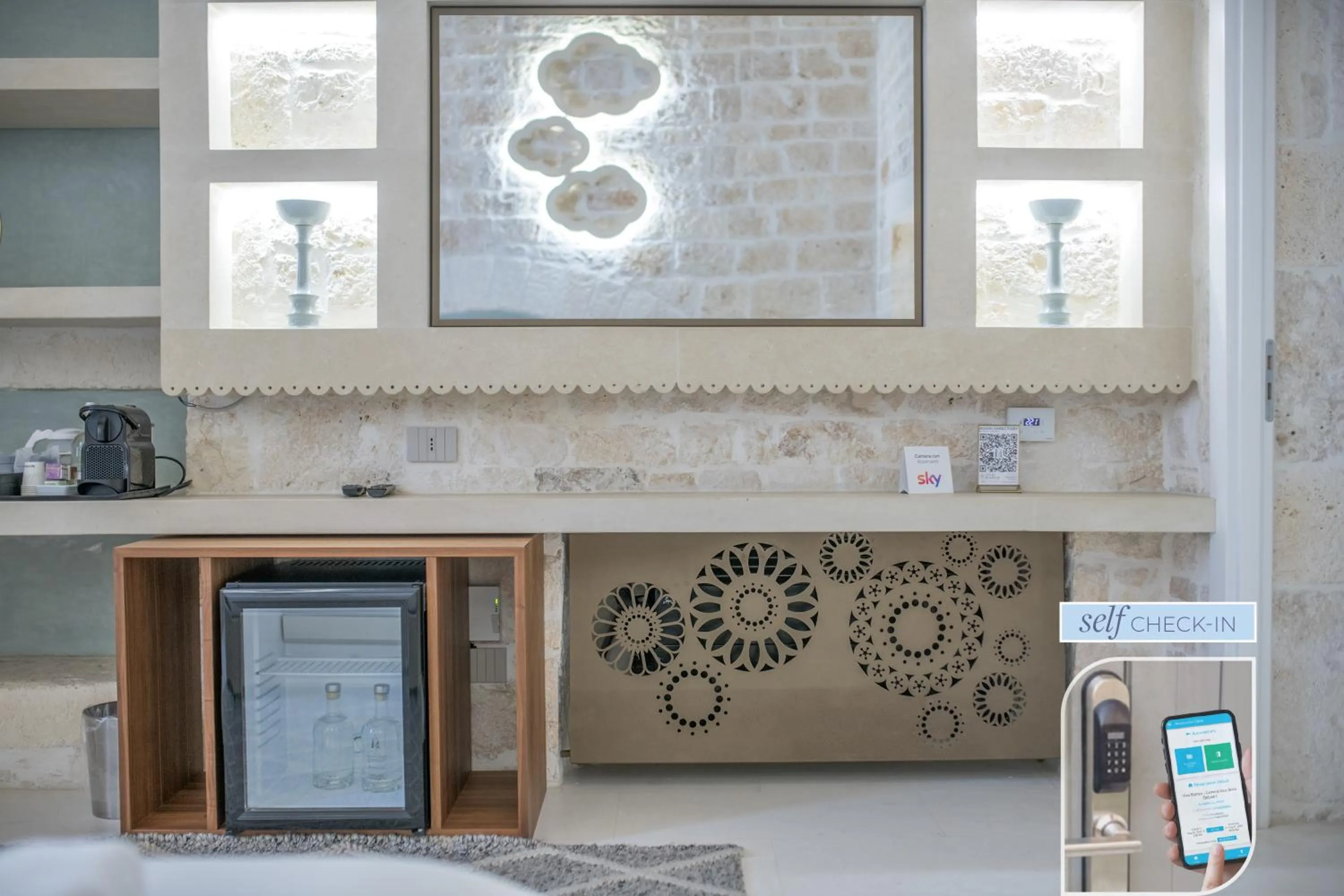 TV and multimedia in Vico Bianco Raro Smart Rooms Collection