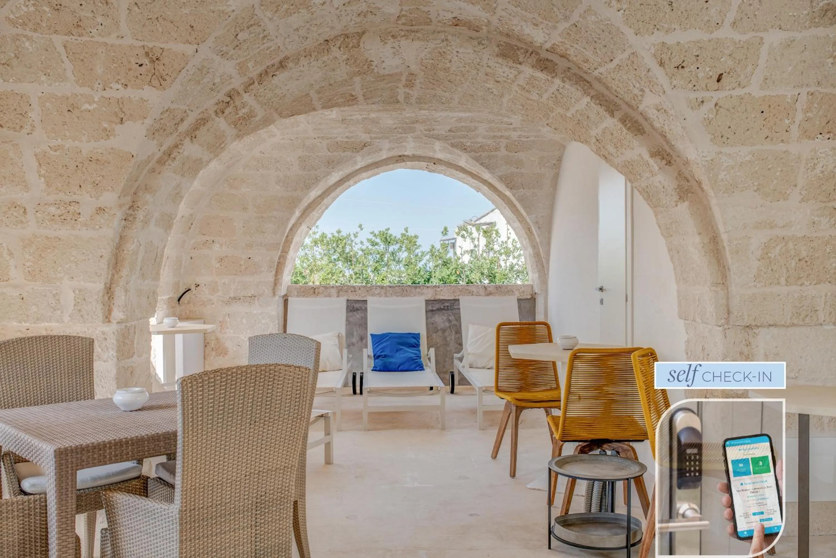 Shower in Vico Bianco Raro Smart Rooms Collection