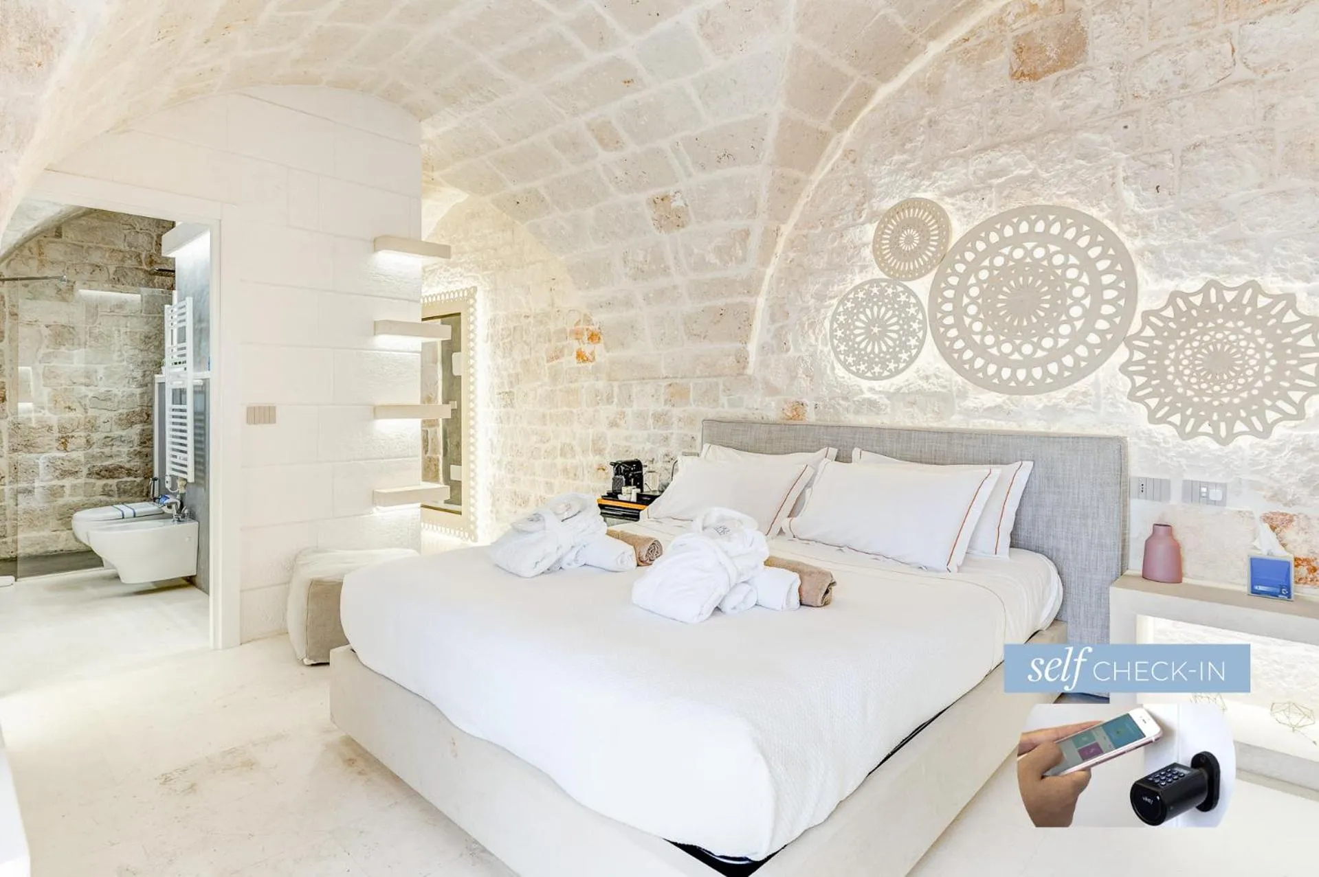 Shower, Bed in Vico Bianco Raro Smart Rooms Collection