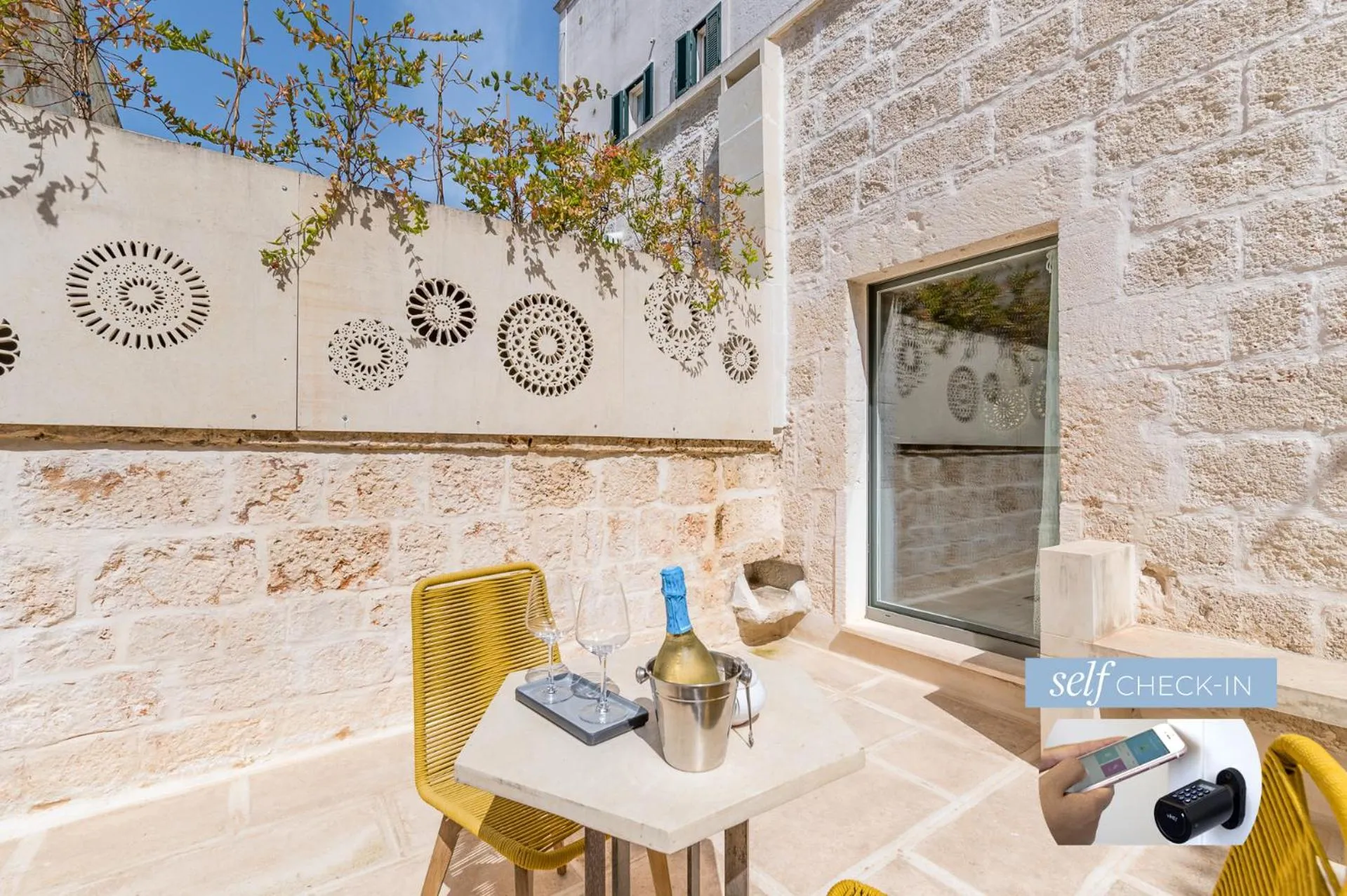 Balcony/Terrace in Vico Bianco Raro Smart Rooms Collection