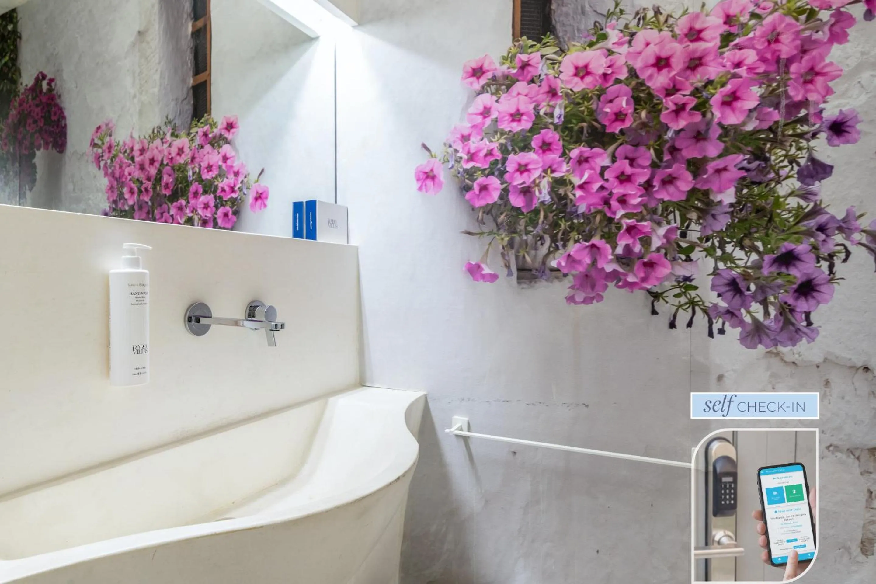 Bathroom in Vico Bianco Raro Smart Rooms Collection