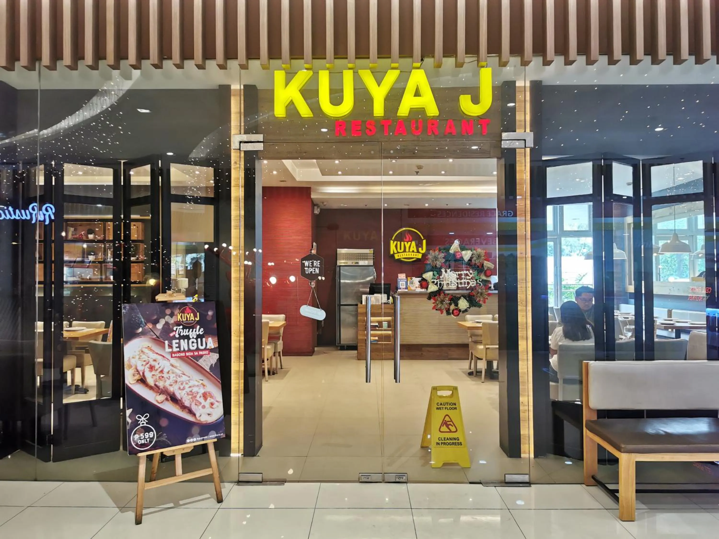 Restaurant/places to eat in Apad@graceresidences nr BGC