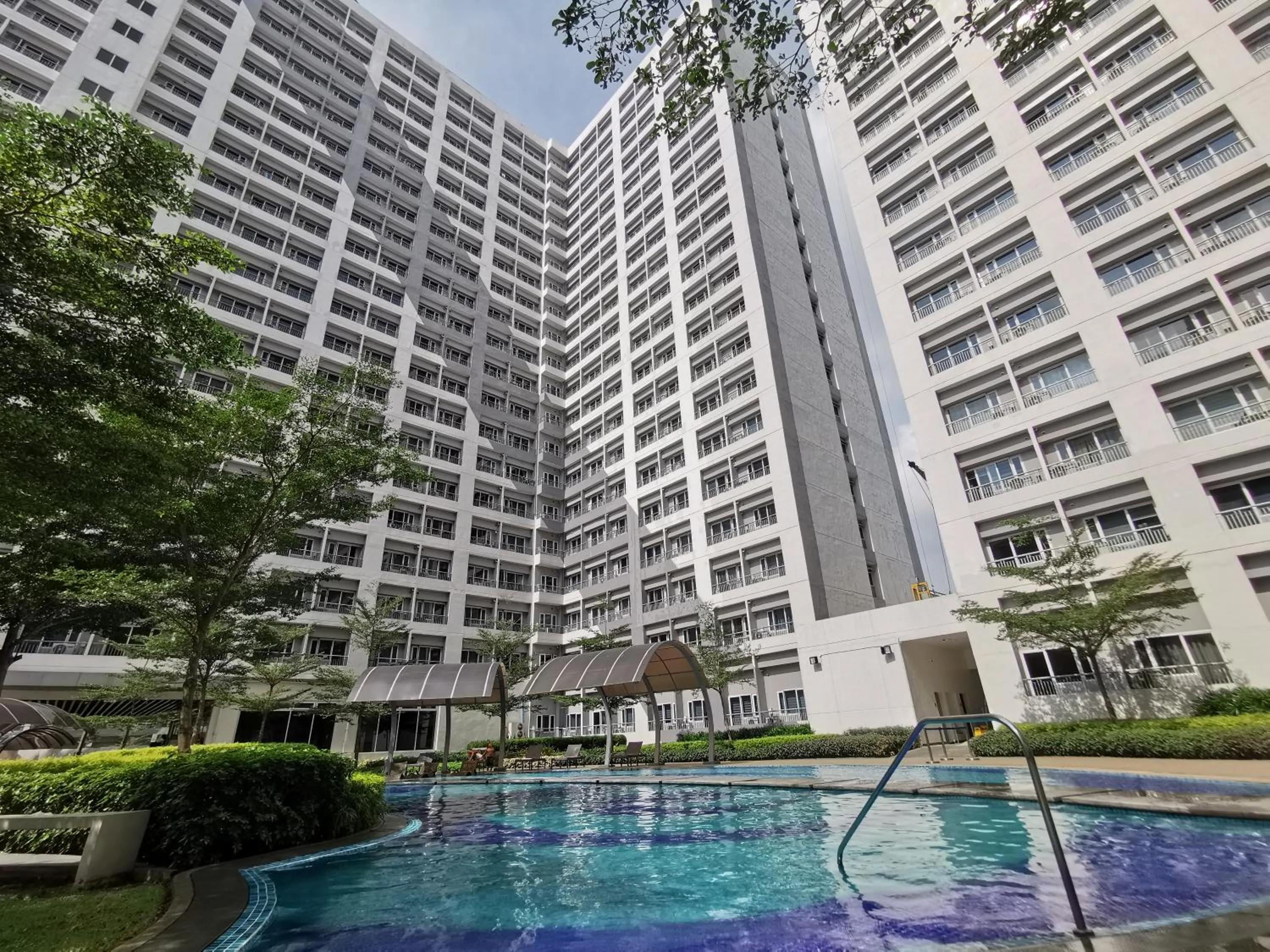 Property building in Apad@graceresidences nr BGC