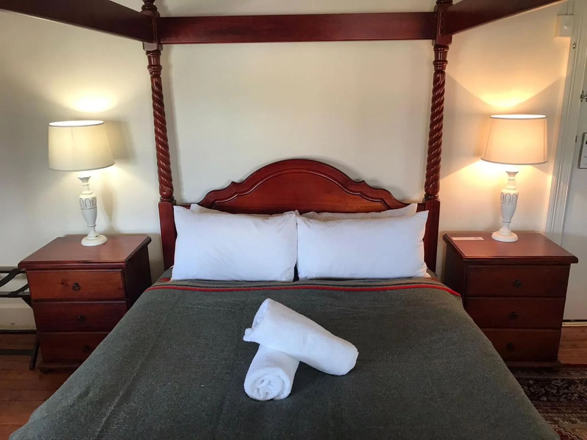 Bedroom, Bed in Royal Hotel Mandurama