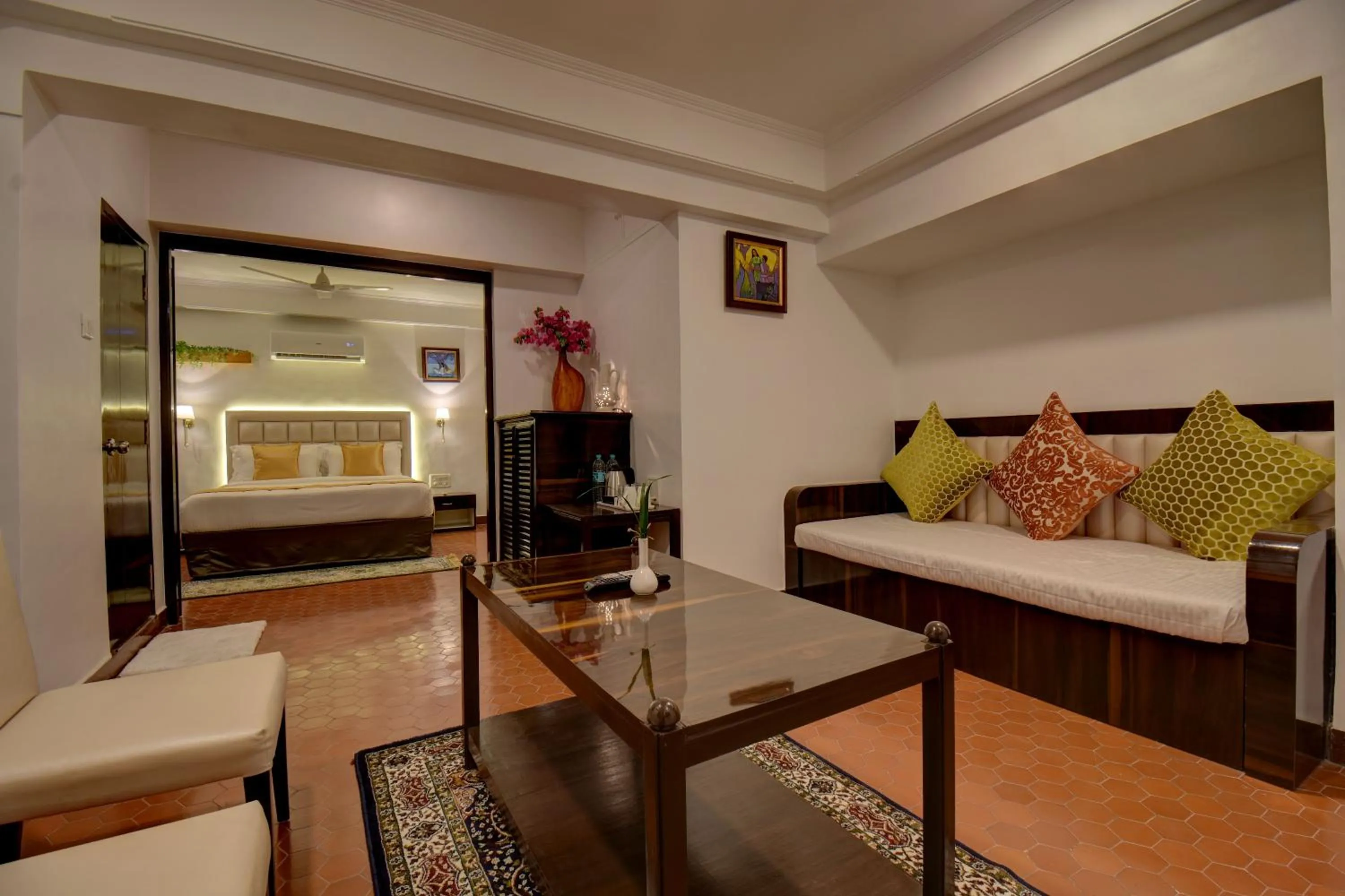 Photo of the whole room, Bed in Elite Hotel