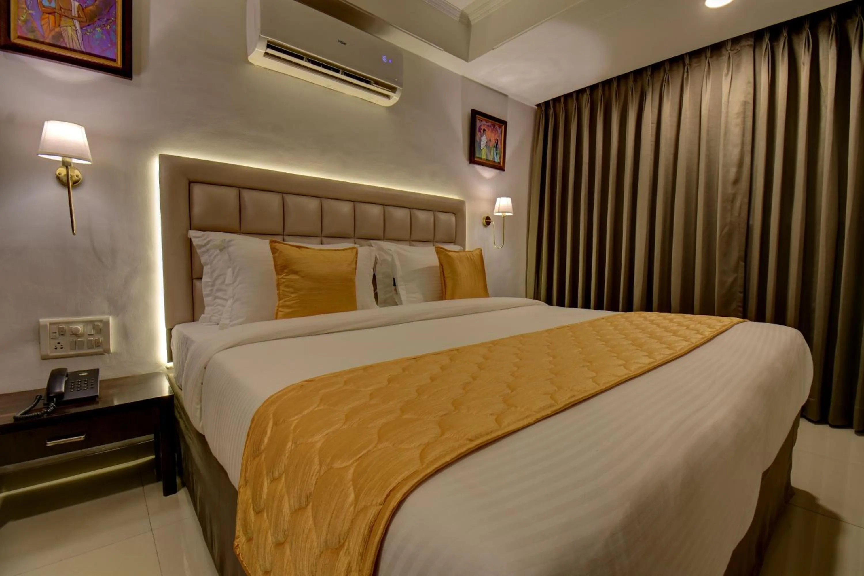 Bed in Elite Hotel